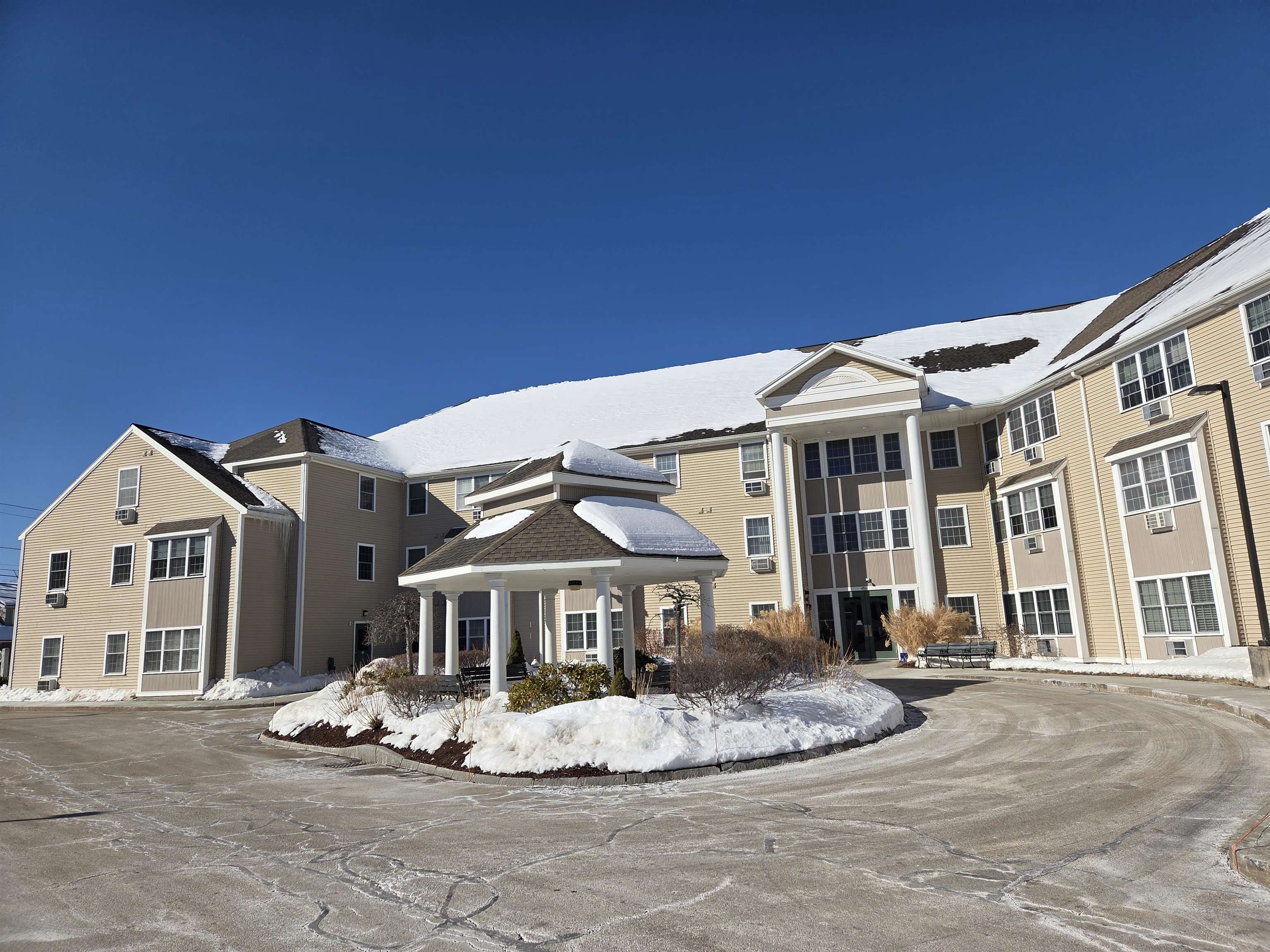 486 Nashua St, Milford, NH 03055