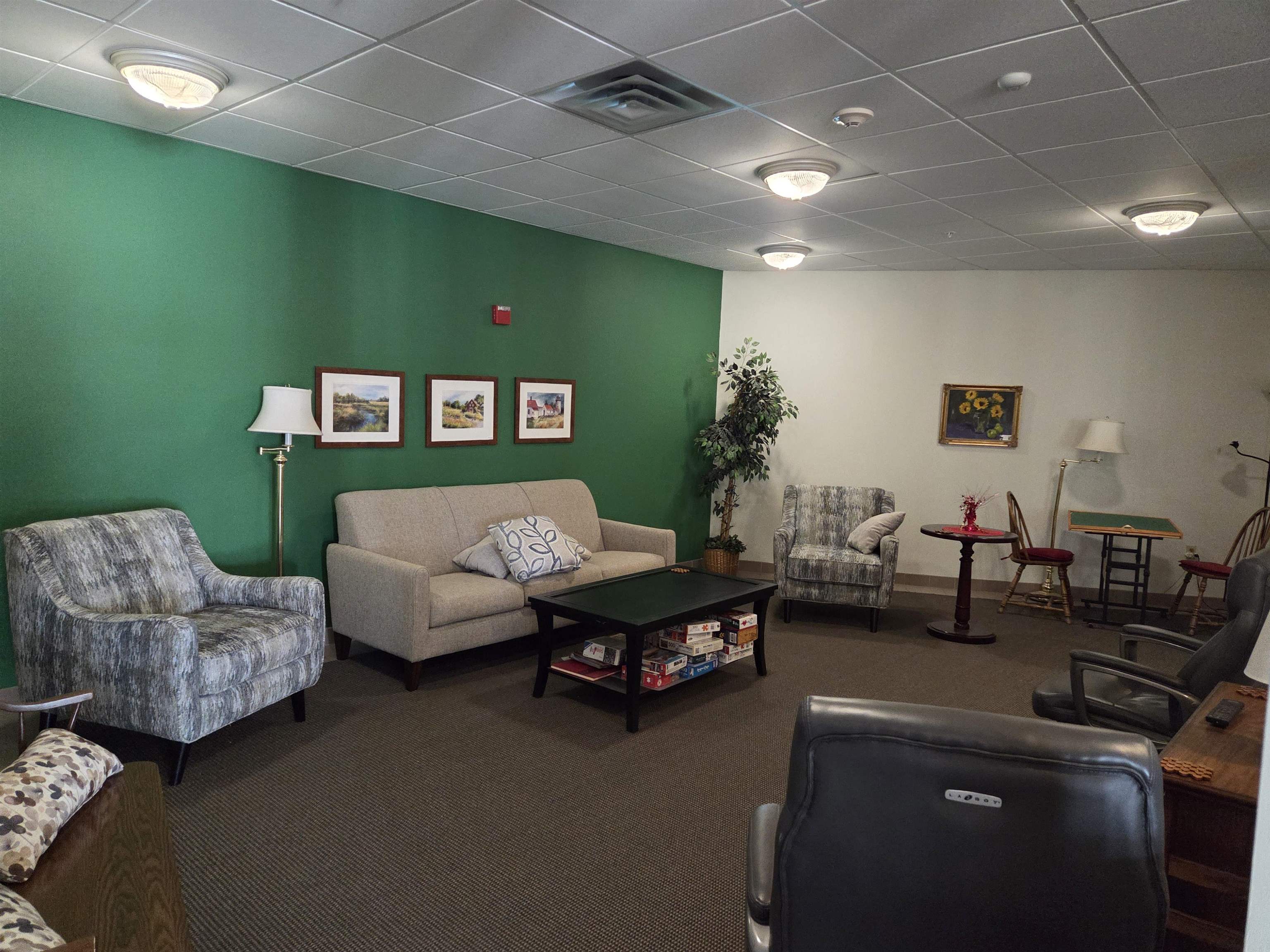 486 Nashua St, Milford, NH 03055