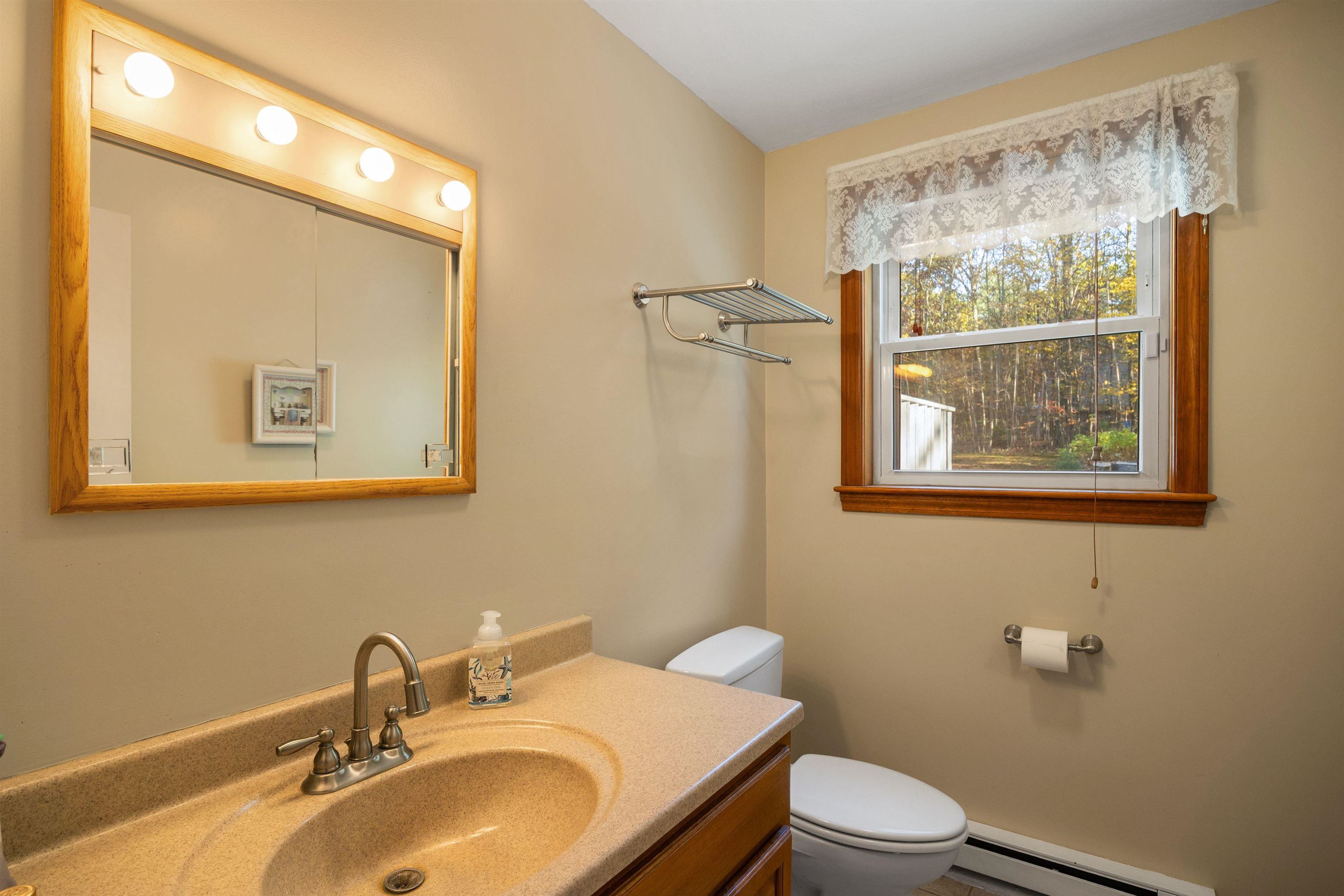 245 Beacon Hill Rd, Pembroke, NH 03275