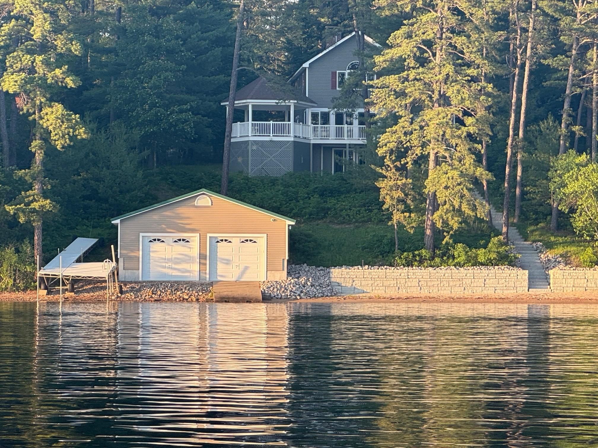 112 N Broad Bay Road — photo 1