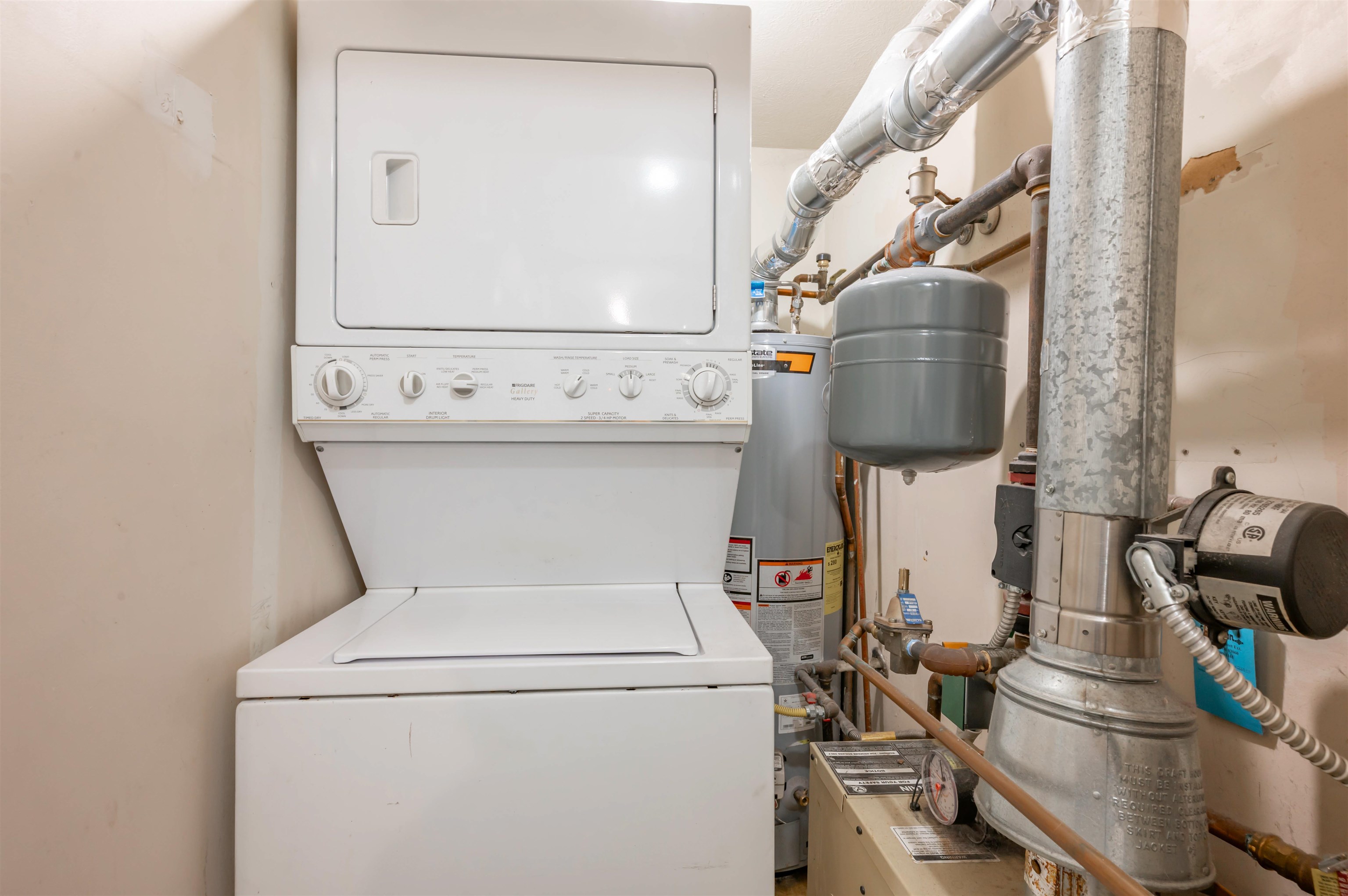 2 Timberwood Dr, Goffstown, NH 03045