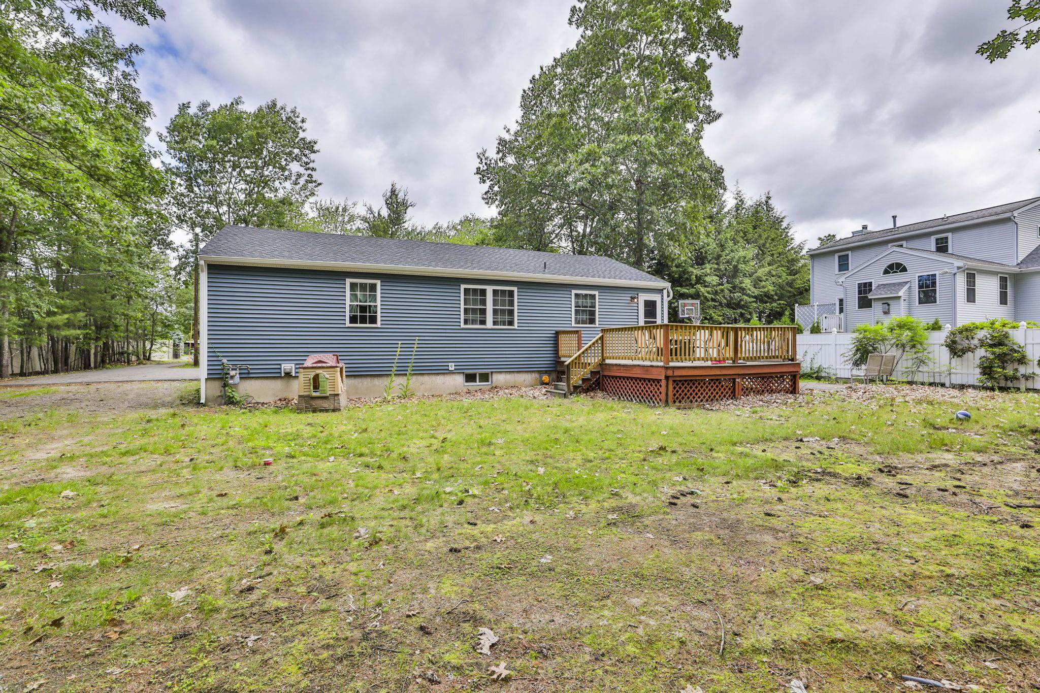 668 West Hollis St, Nashua, NH 03062