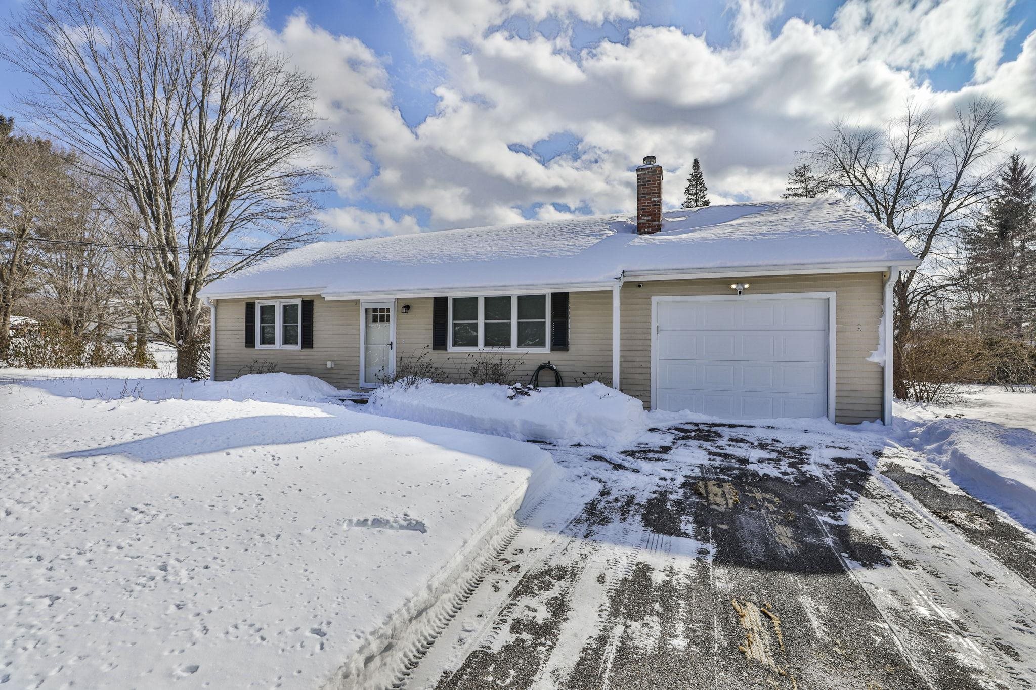 113 Woodland Ave, Gilford, NH 03249