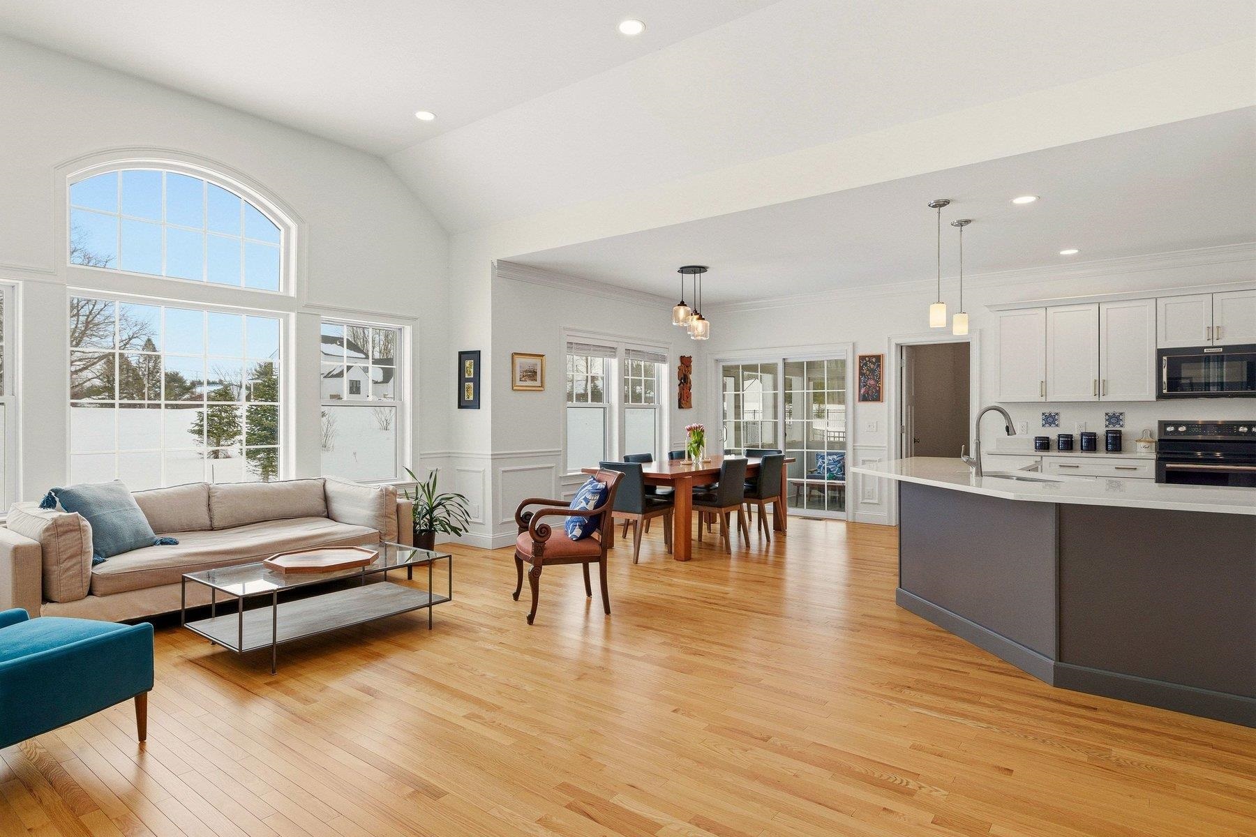 6 Hayden Dr, Dover, NH 03820