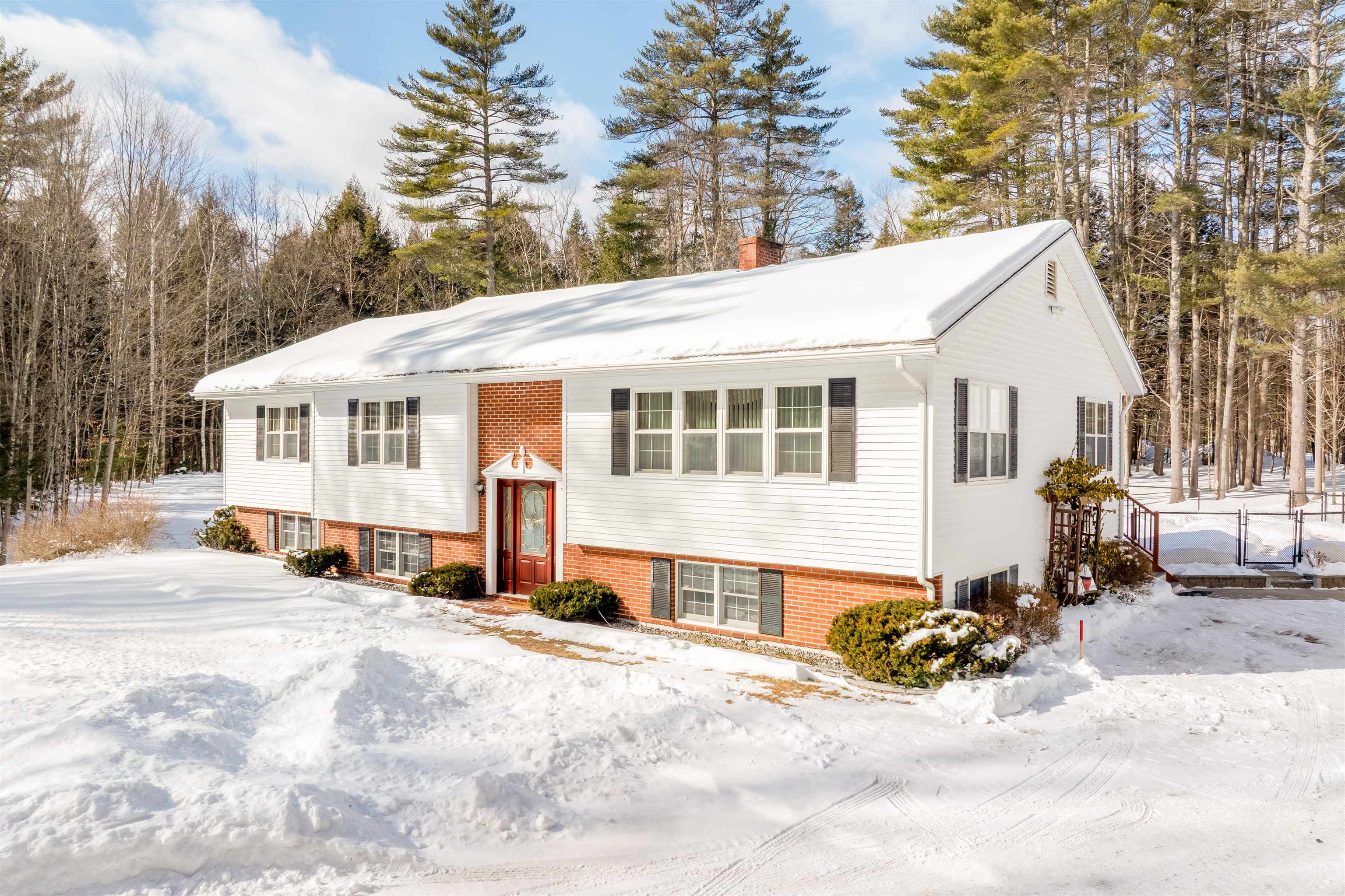 709 Unity Springs Rd, Unity, NH 03773