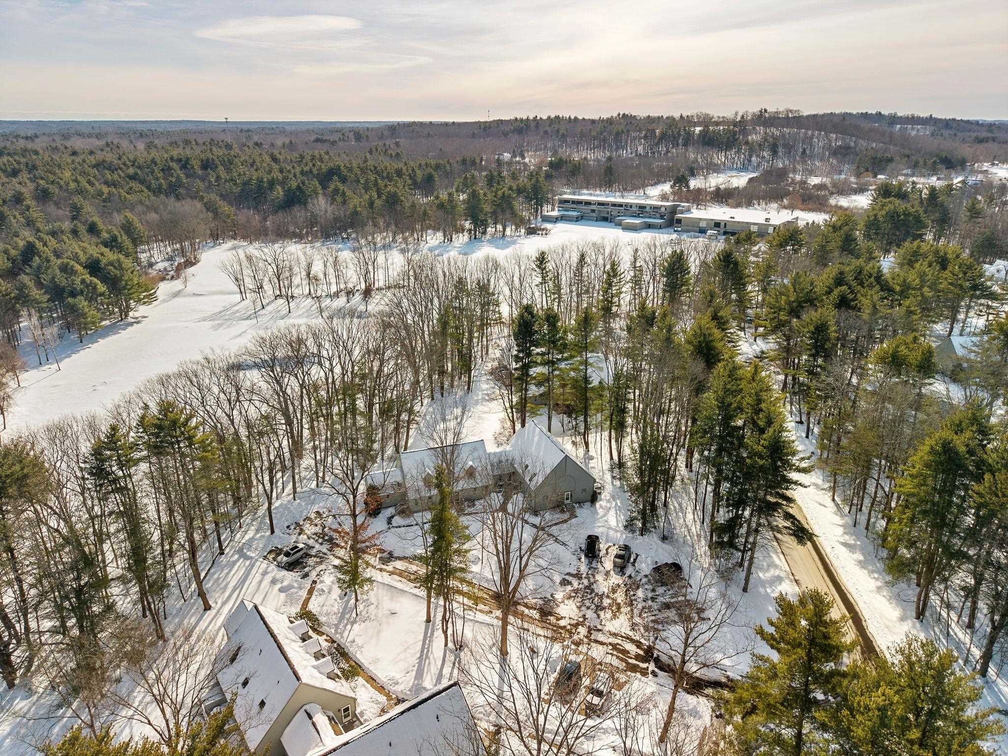 44 Glengarry Dr, Stratham, NH 03885