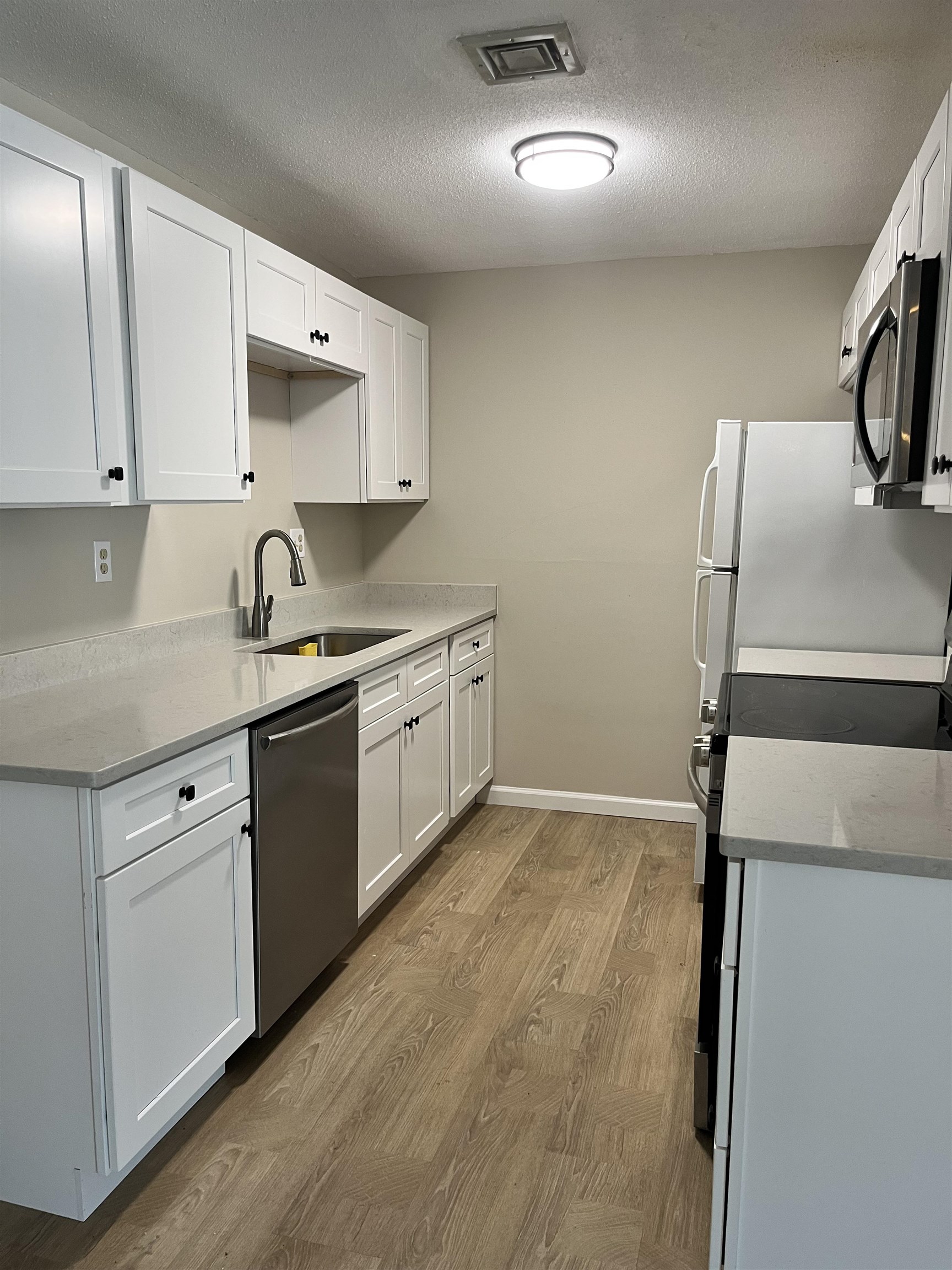 Homes for sale in Nashua, NH | 11 Blackstone Dr #1136, Nashua, NH 03063 | MLS# 5075984