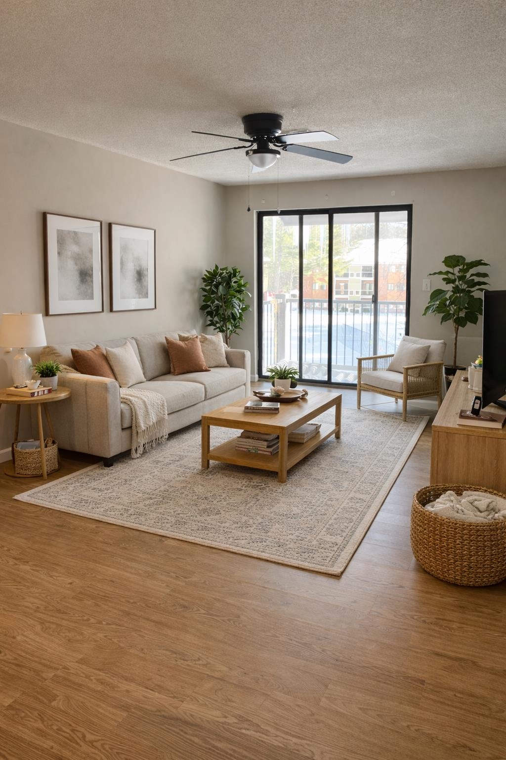 11 Blackstone Dr, Nashua, NH 03063