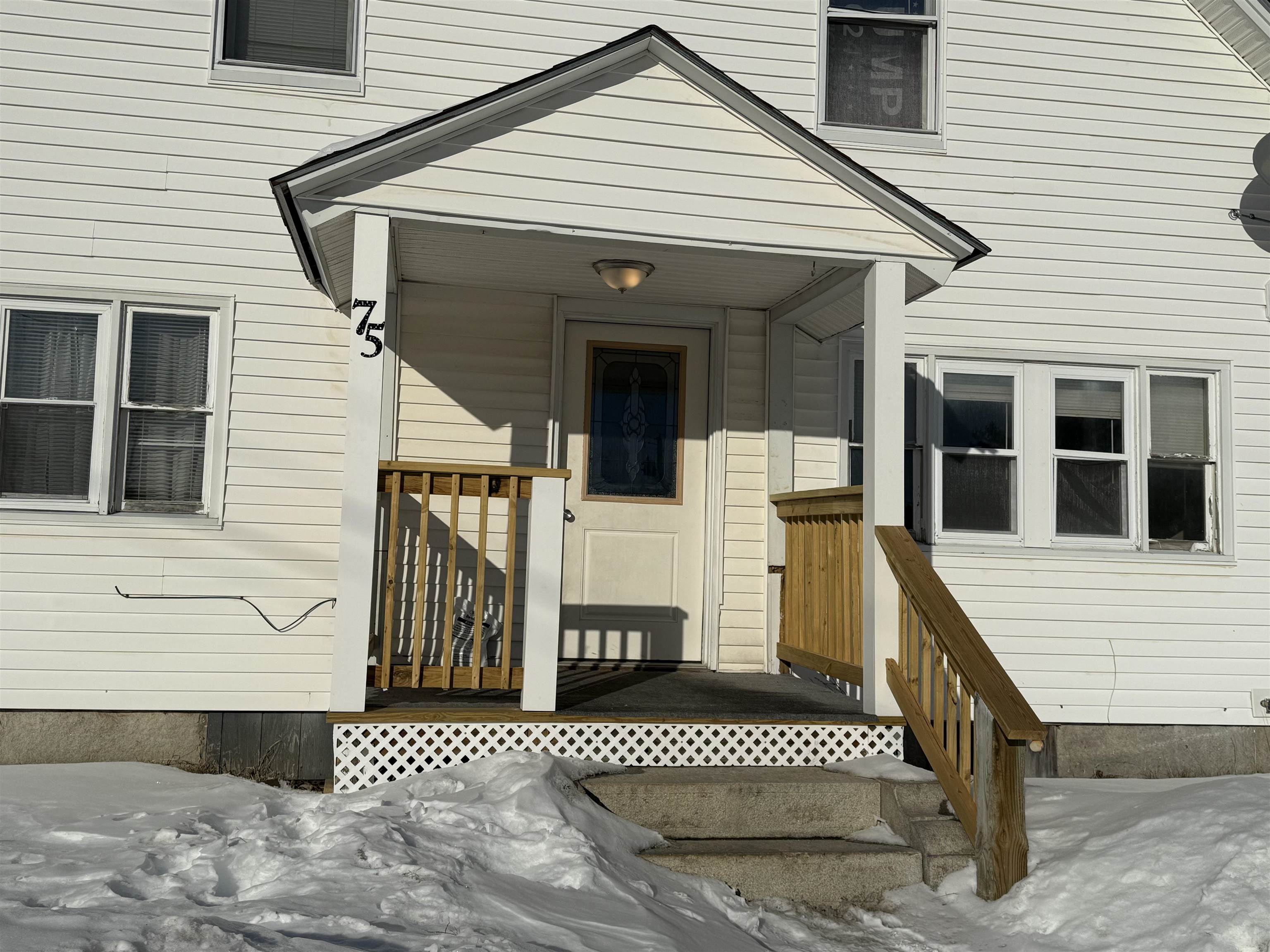 75 Library Rd, Grafton, NH 03240