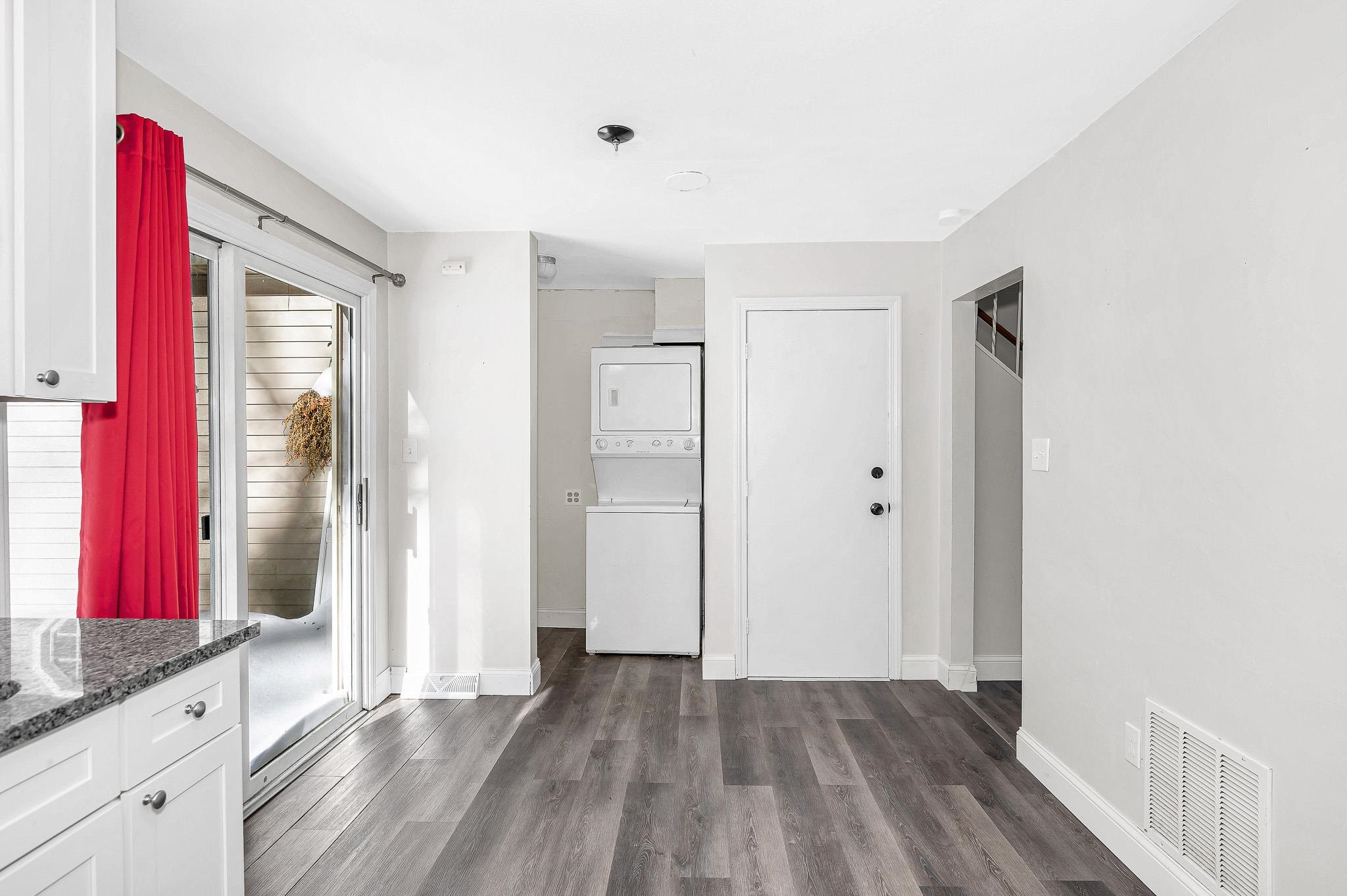 4 Therriault Ave, Salem, NH 03079