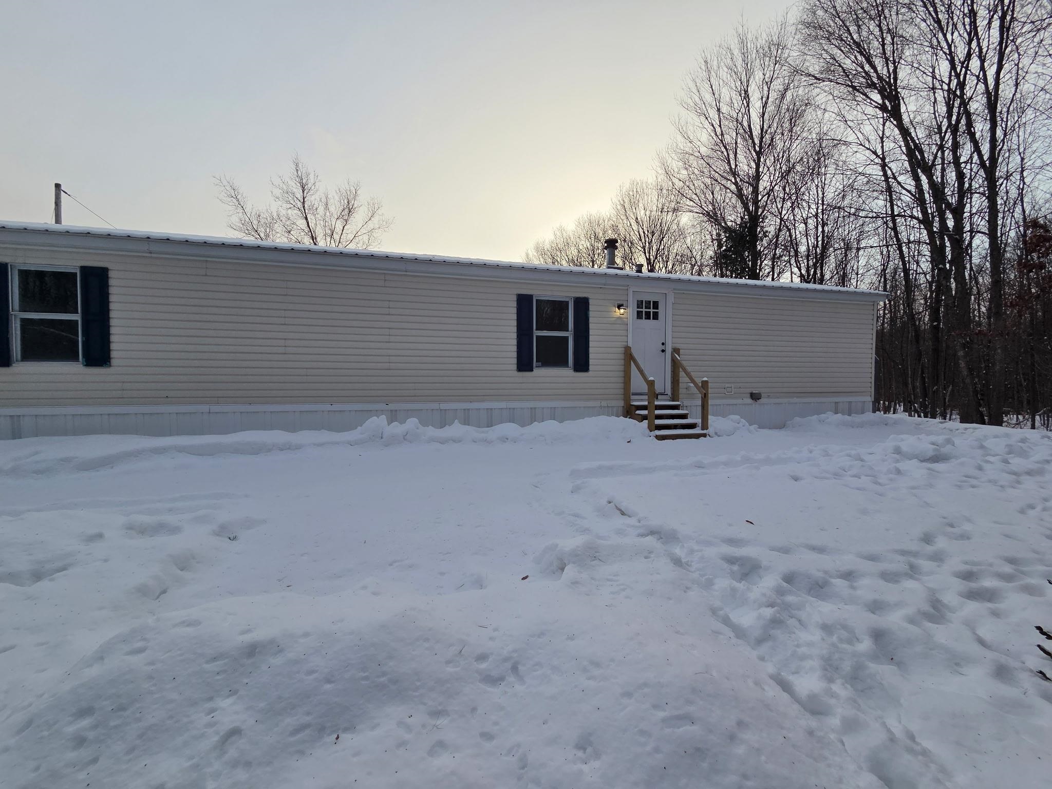 162 Pebblewood Dr, Charlestown, NH 03603