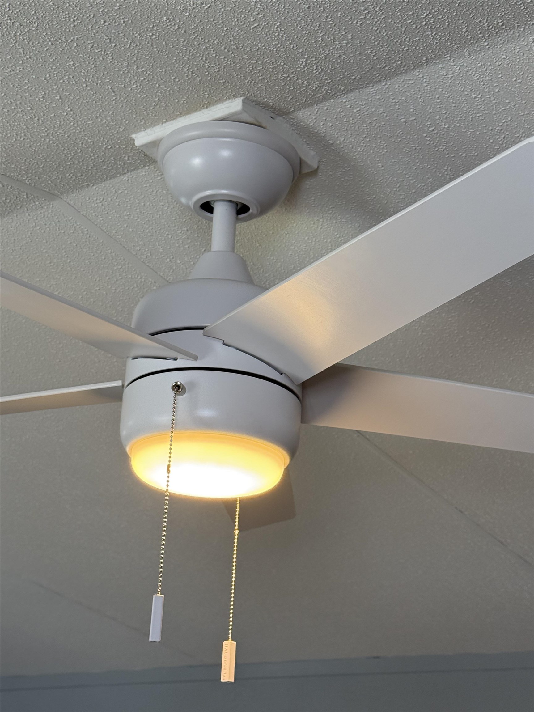 162 Pebblewood Dr, Charlestown, NH 03603