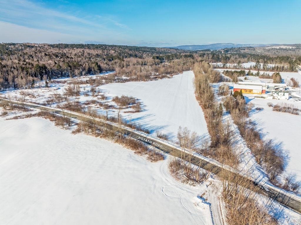 27.6 acres+/- 24691242