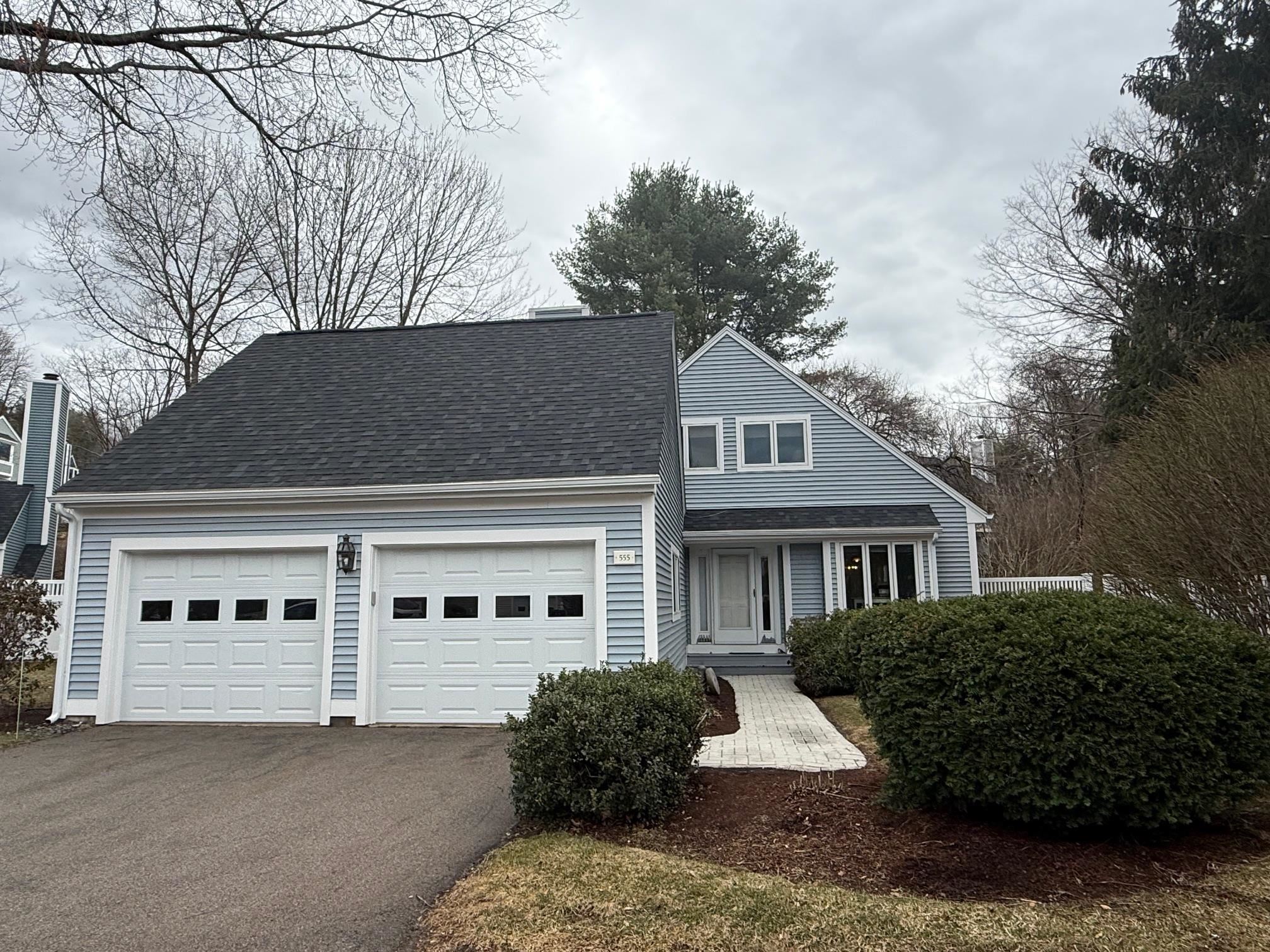 555 Straw Hill Rd, Manchester, NH 03104