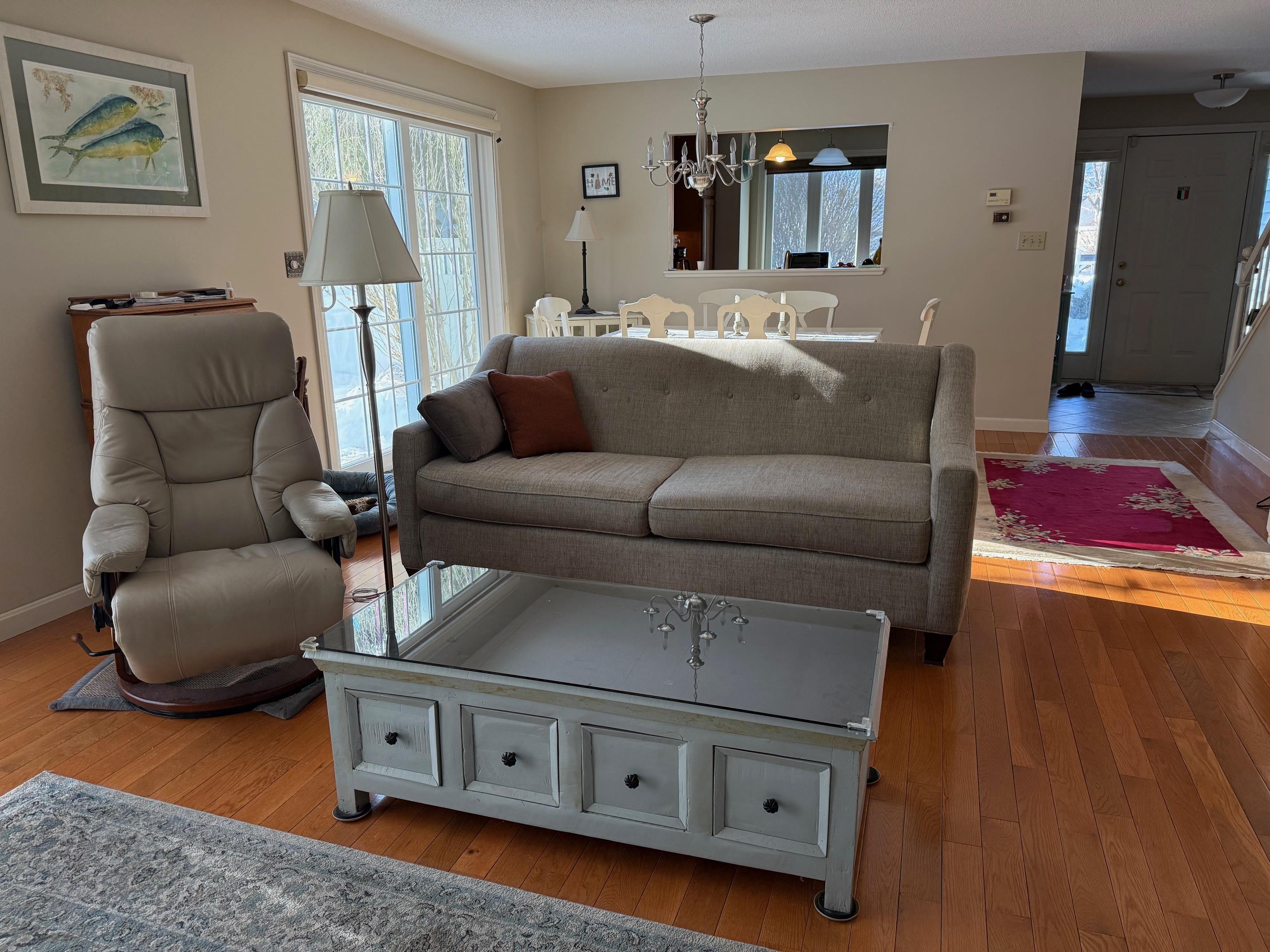 555 Straw Hill Rd, Manchester, NH 03104