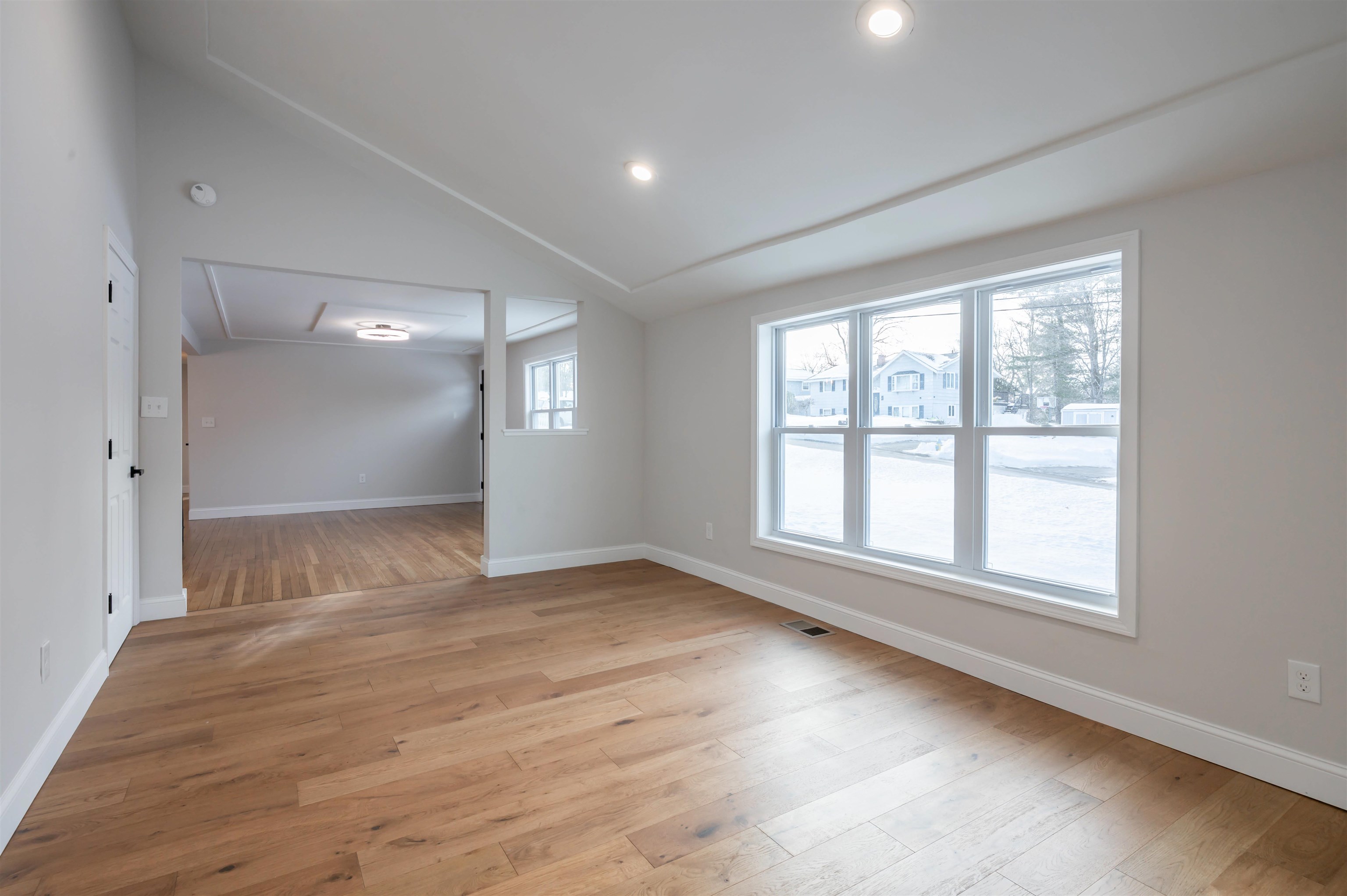 10 Woodfield St, Nashua, NH 03062