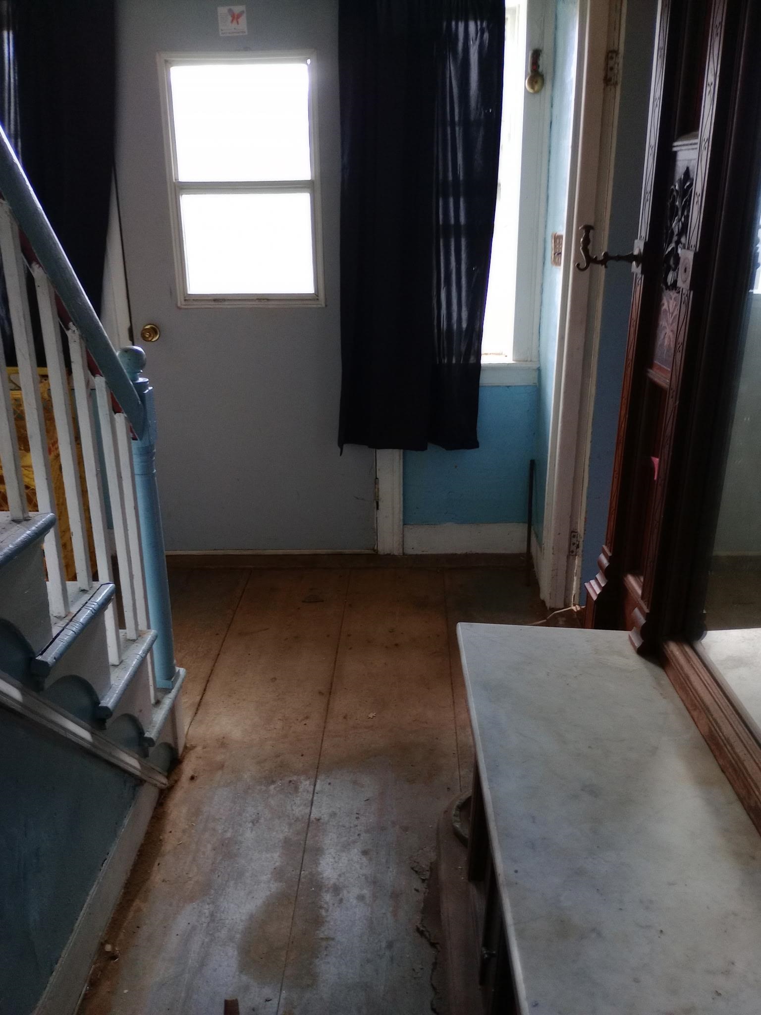 Home Cleaned Out 25197447