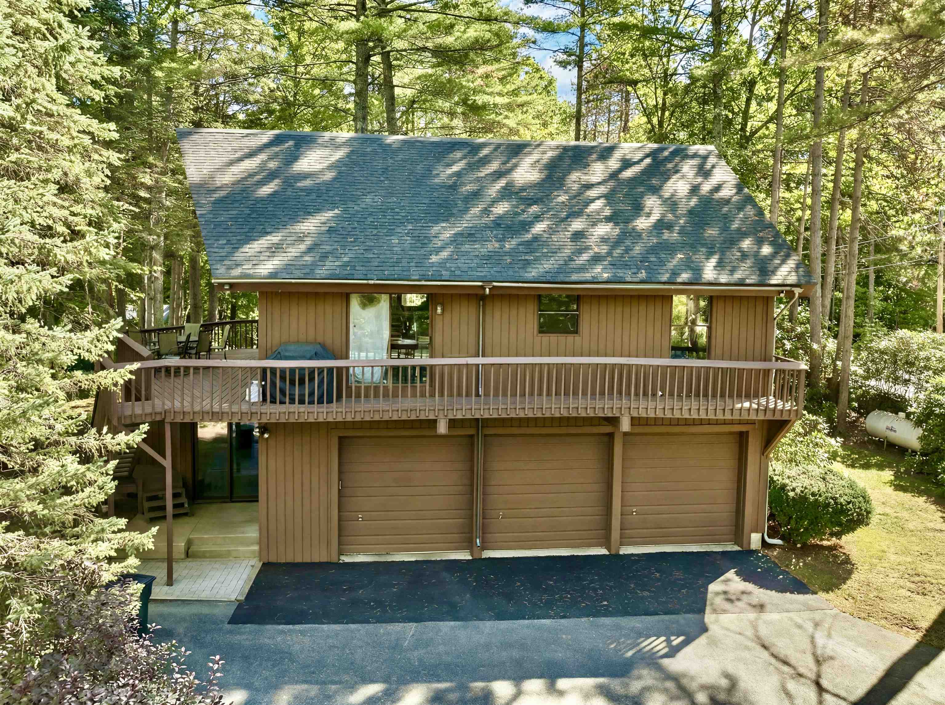 211 Dockham Shore Rd, Gilford, NH 03249