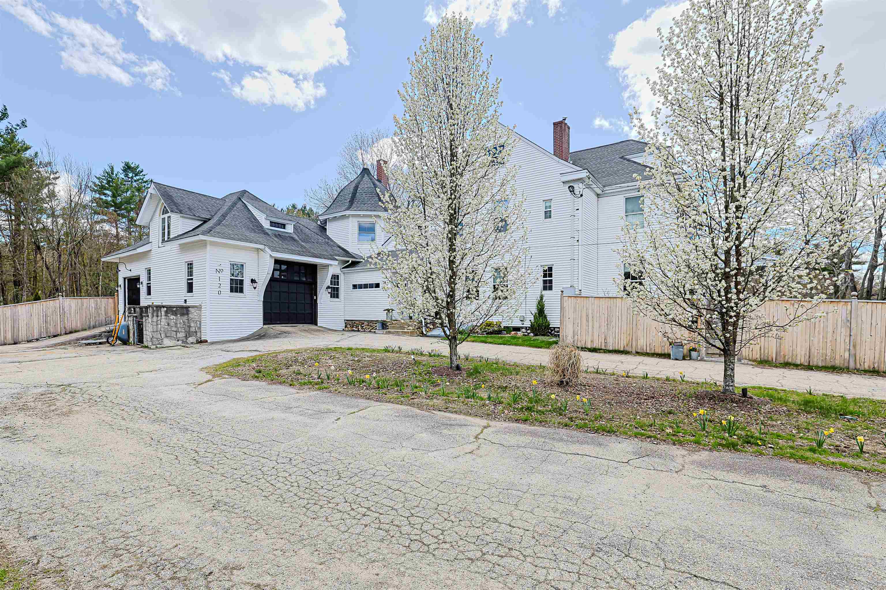 120 S Mast St, Goffstown, NH 03045