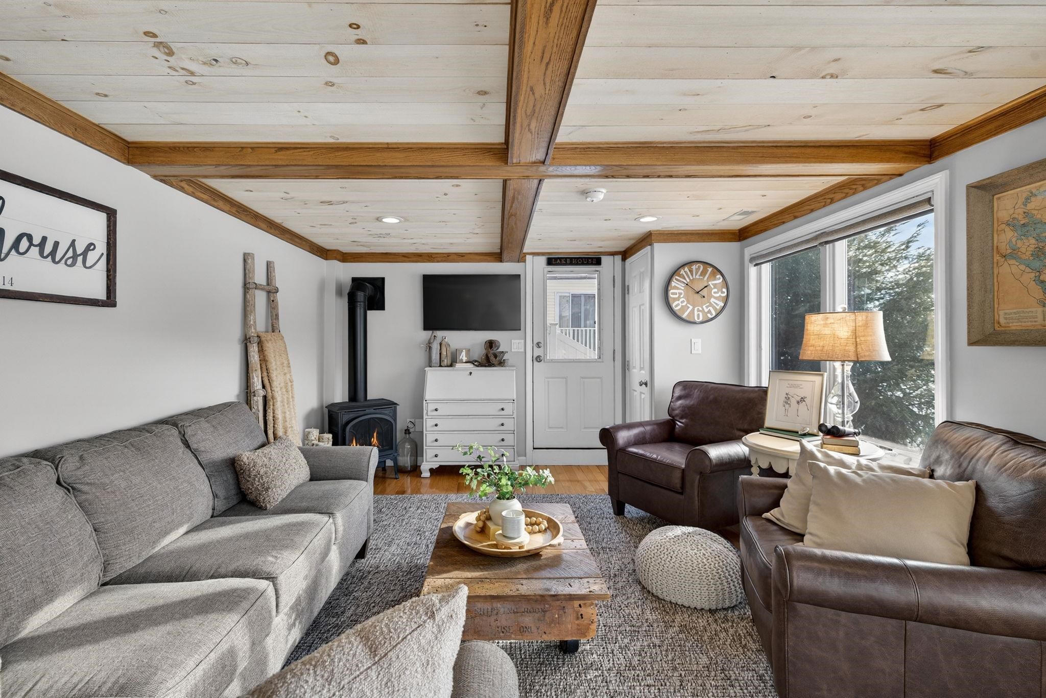 195 East Side Dr, Alton, NH 03809