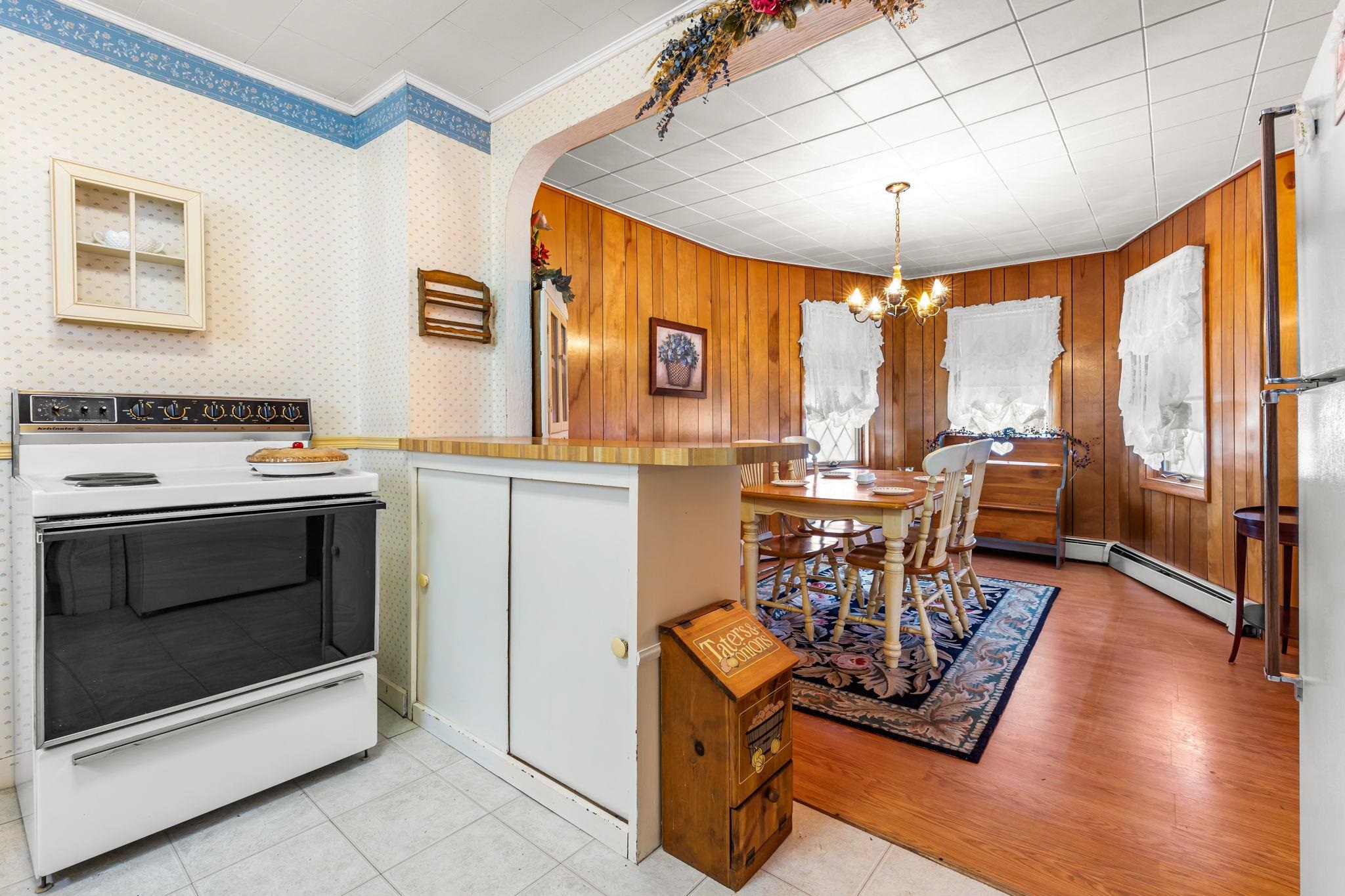 13 2nd St, Gorham, NH 03581