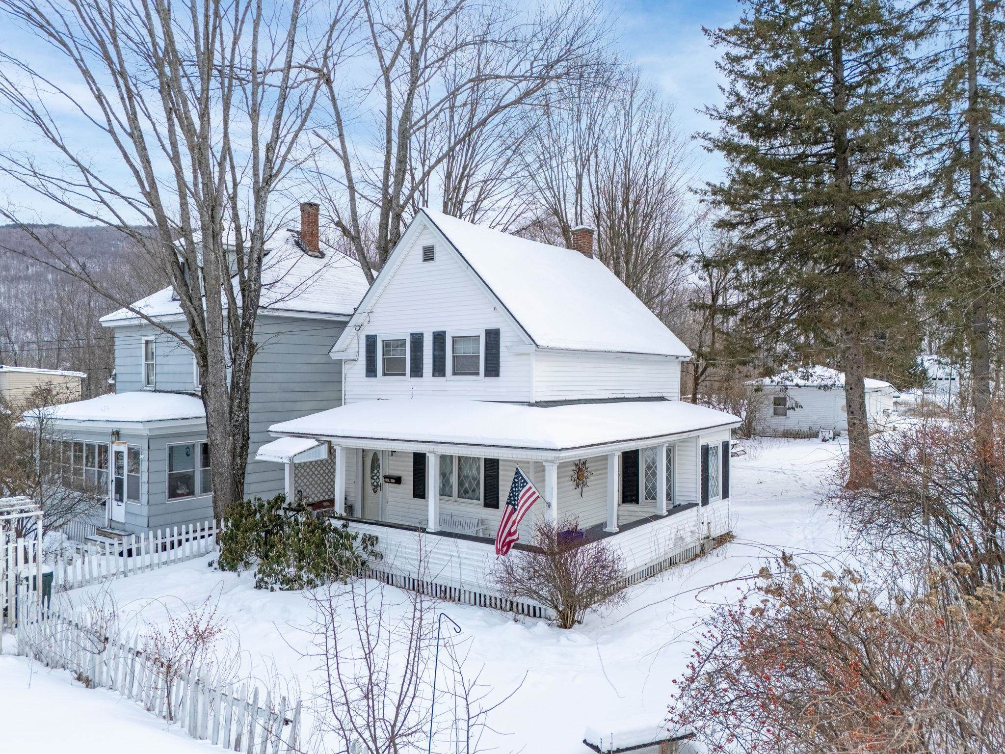 13 2nd St, Gorham, NH 03581