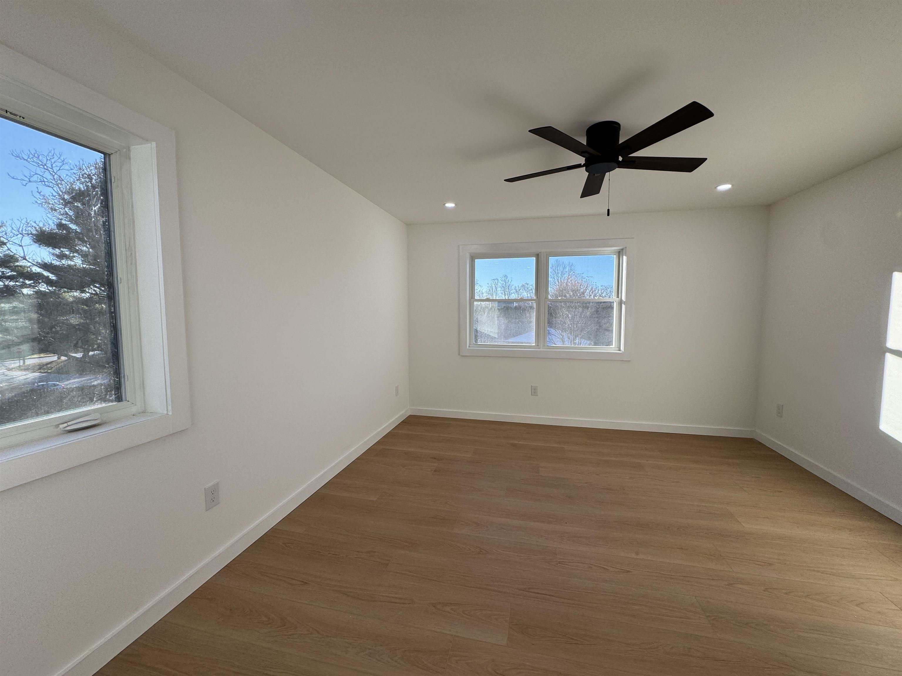 Master Bedroom 24700468