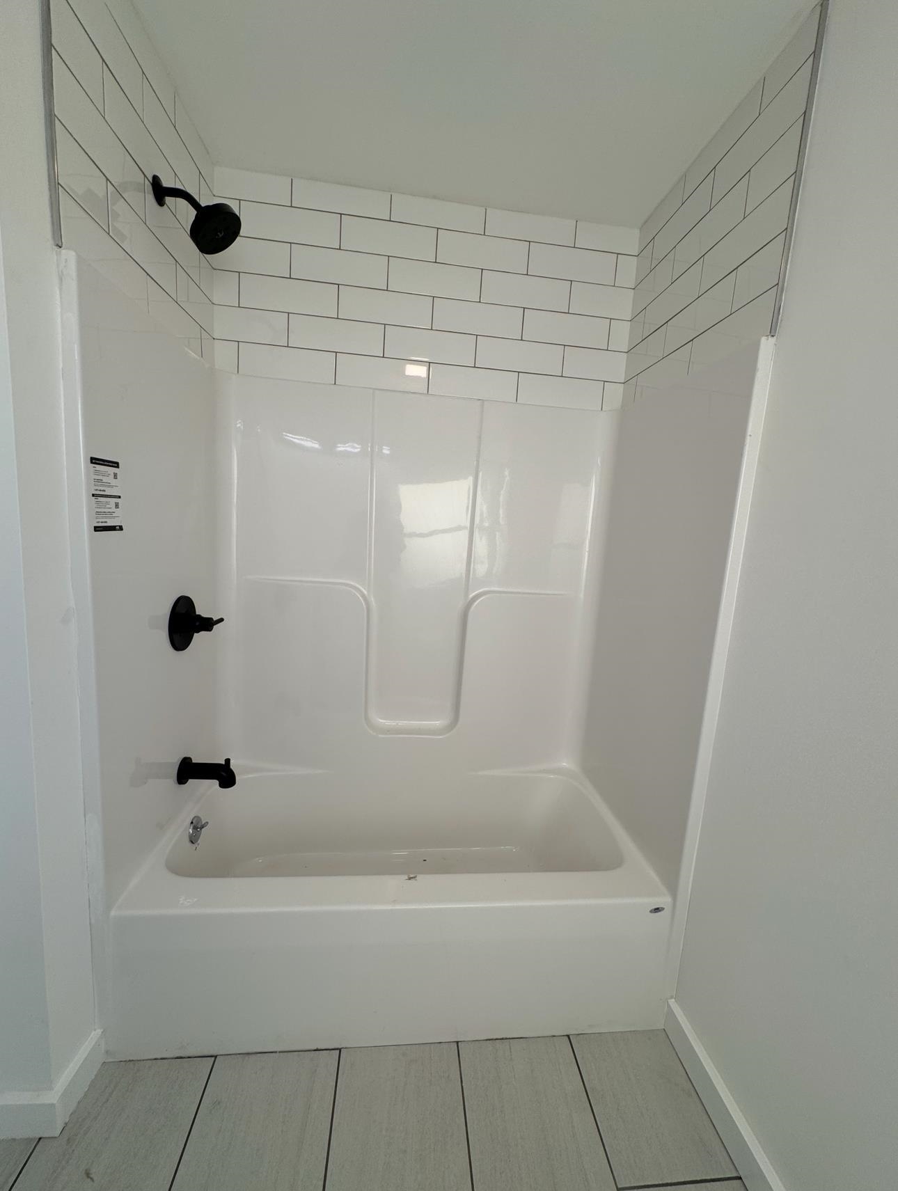 Full Bath 24700497