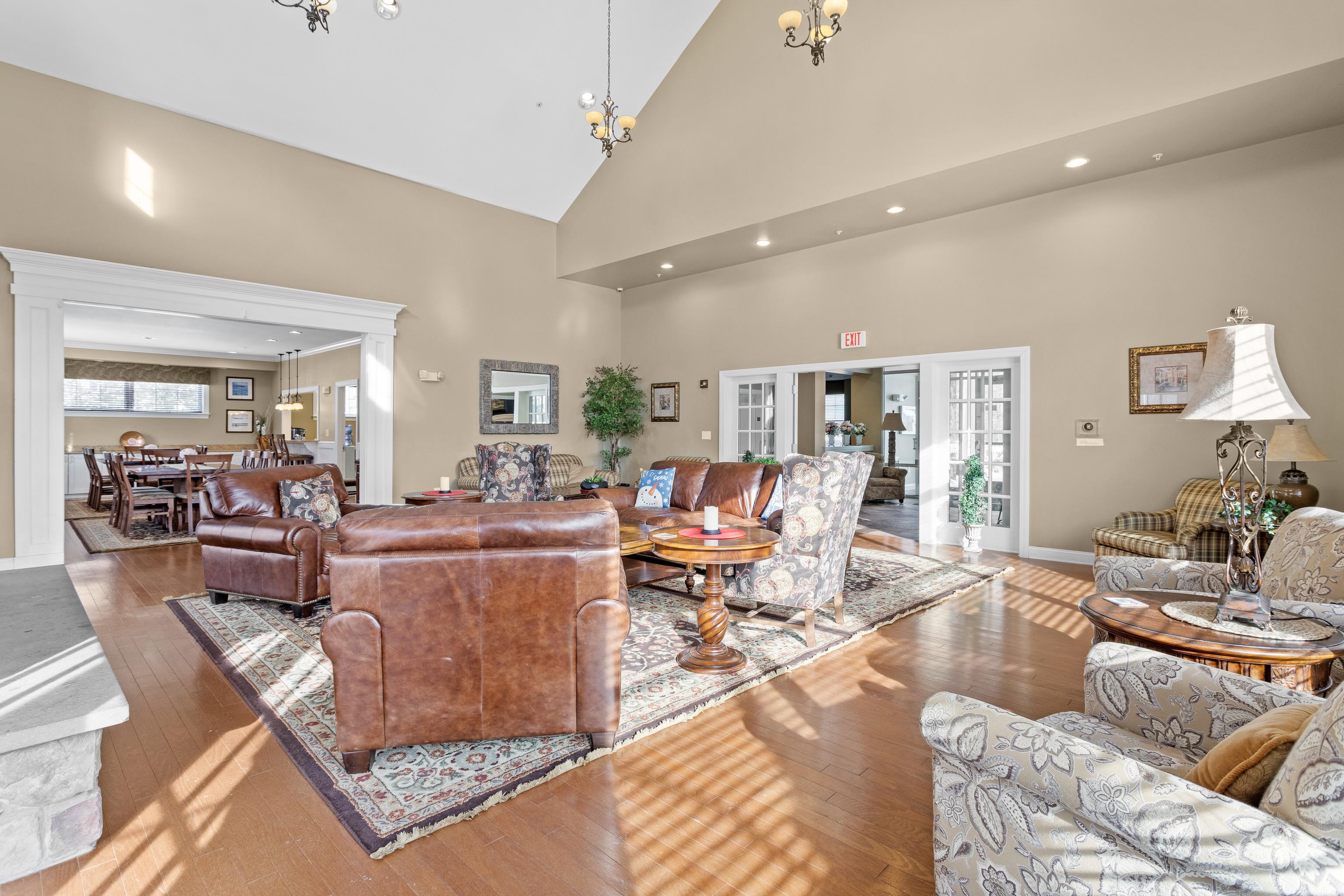 55 Forestedge Way, Manchester, NH 03102-0000