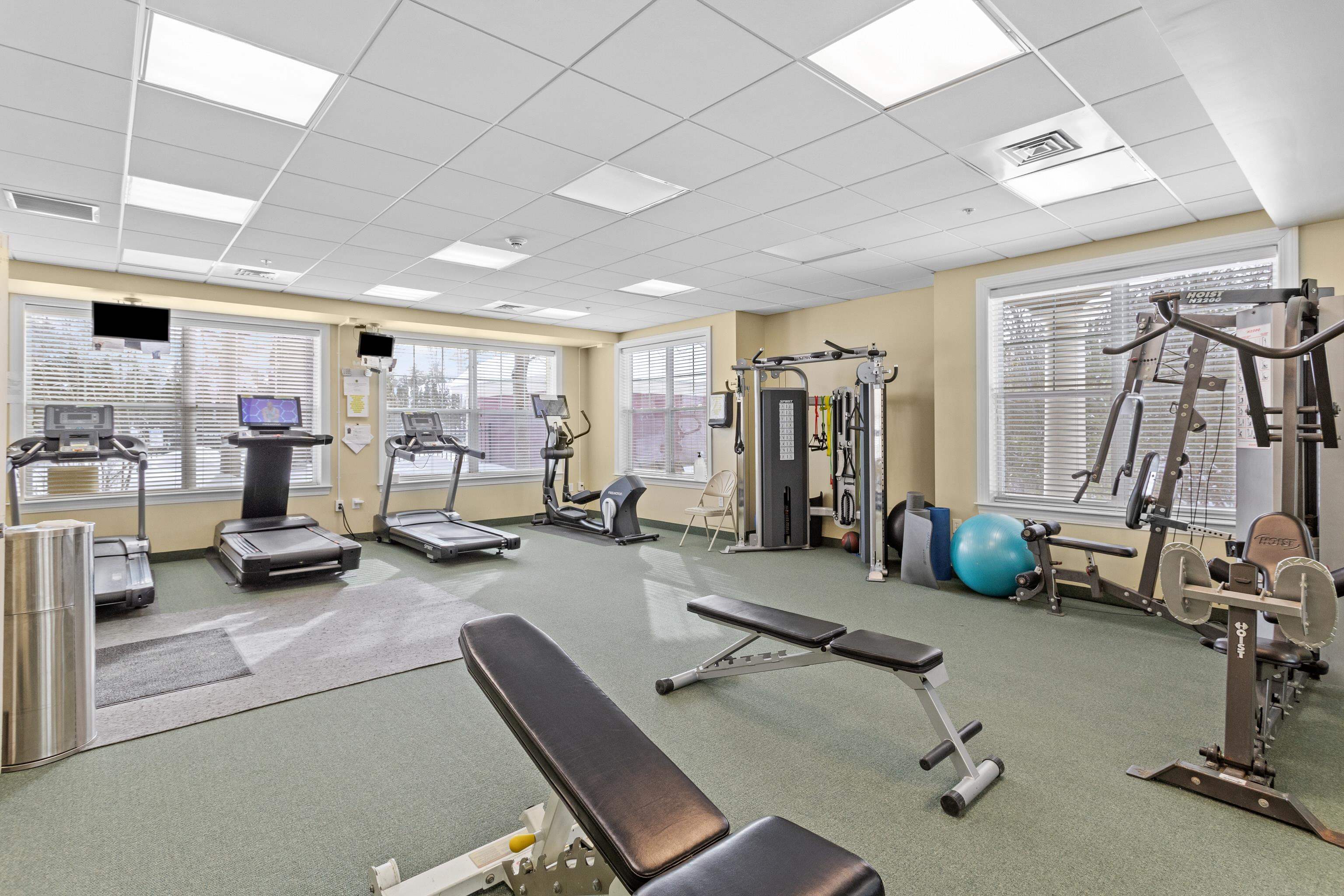 55 Forestedge Way, Manchester, NH 03102-0000