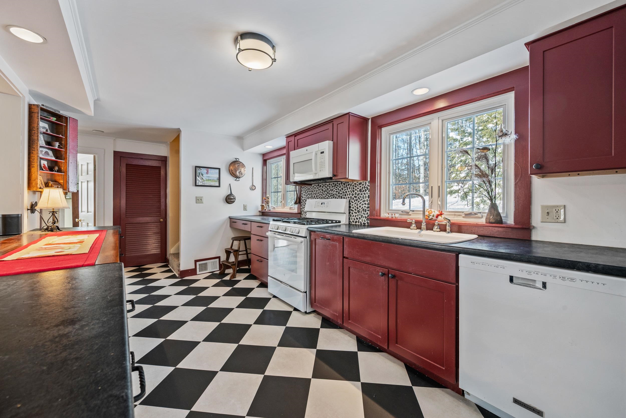 32 Mount Surprise Rd, Bartlett, NH 03812