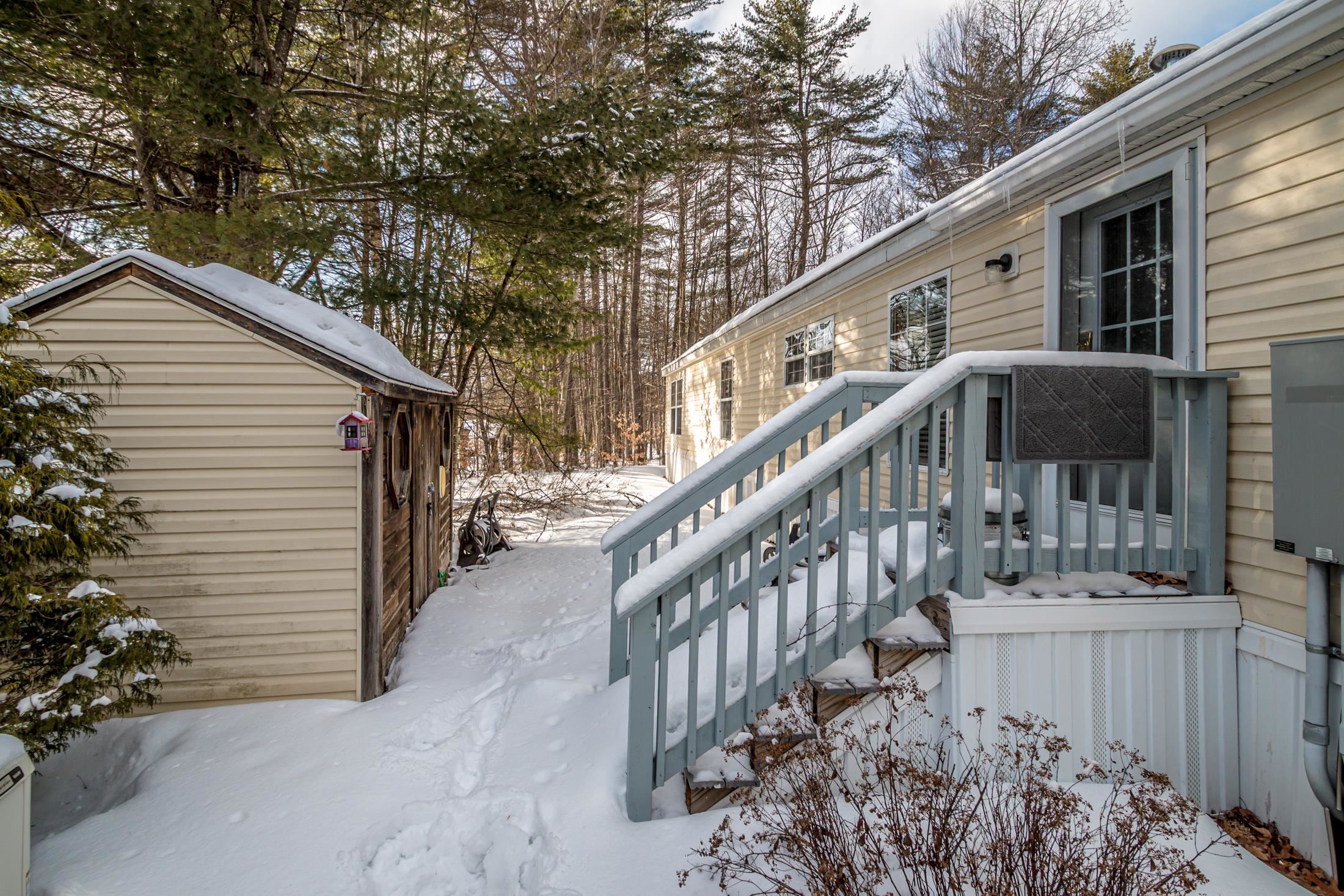 15 Lighthouse Ln, Conway, NH 03860