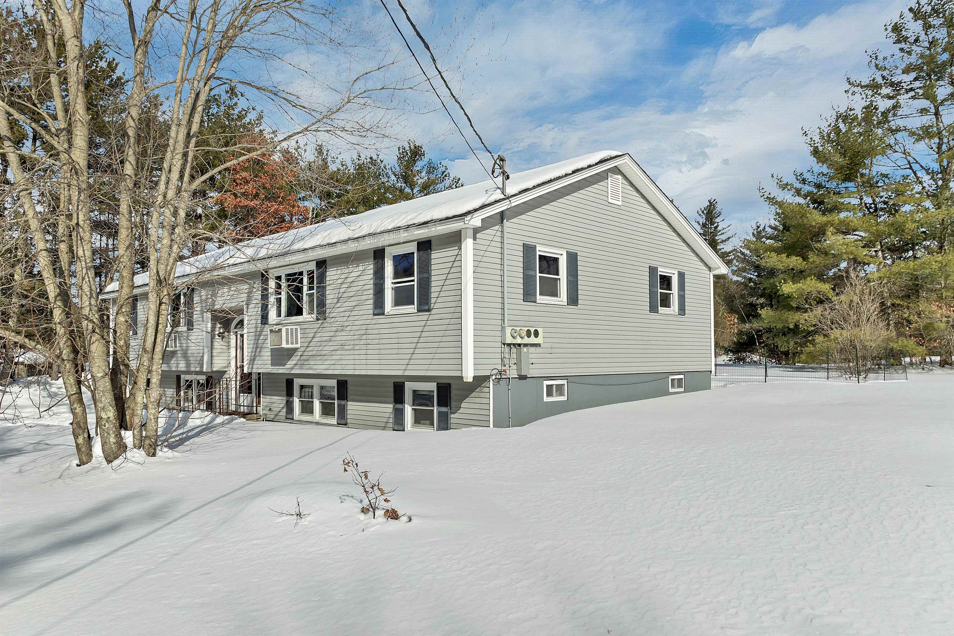 1102 Mammoth Rd, Pelham, NH 03076