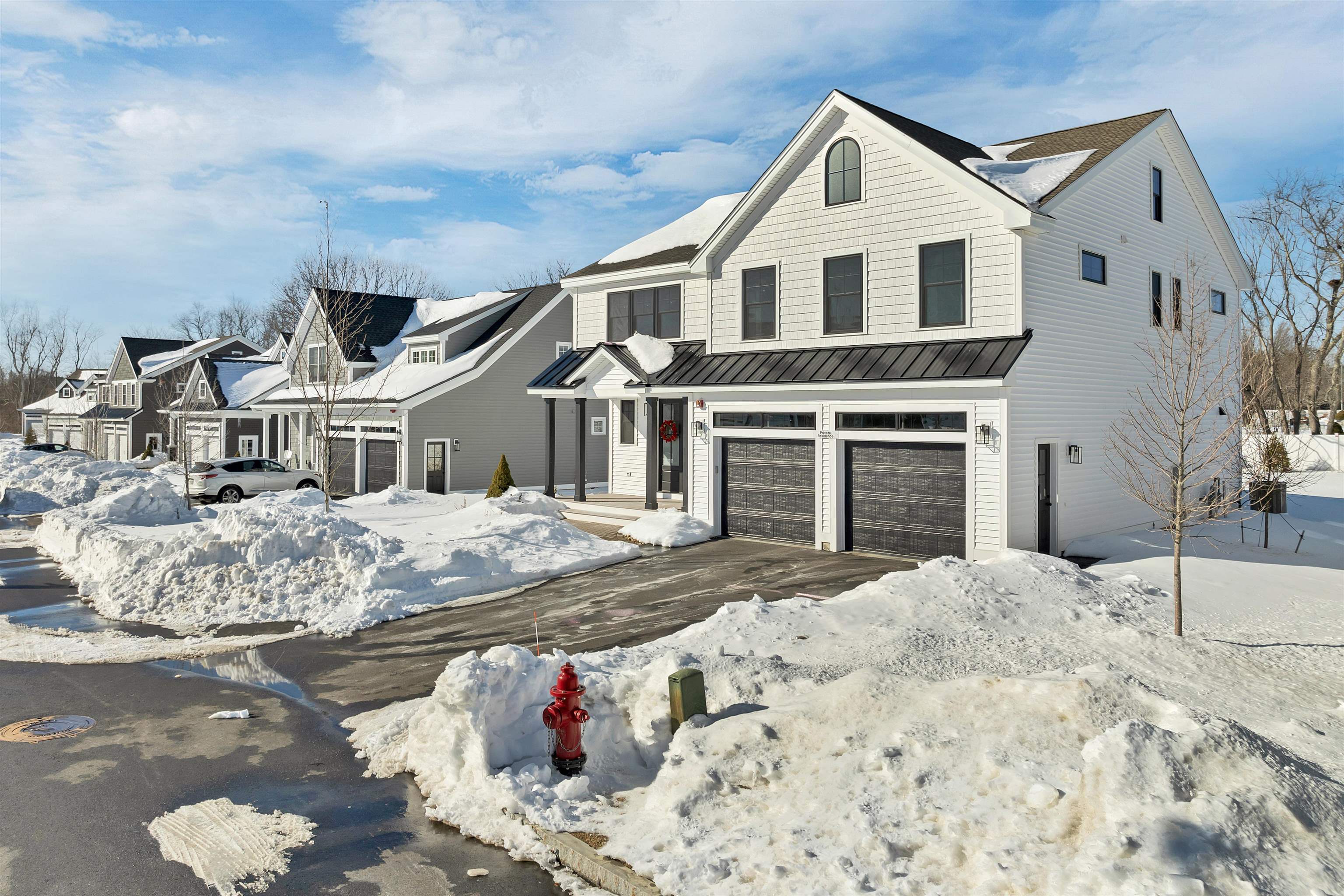 118 Sage Ln, Portsmouth, NH 03801