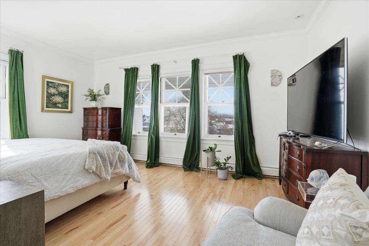 2159 Elm St, Manchester, NH 03104