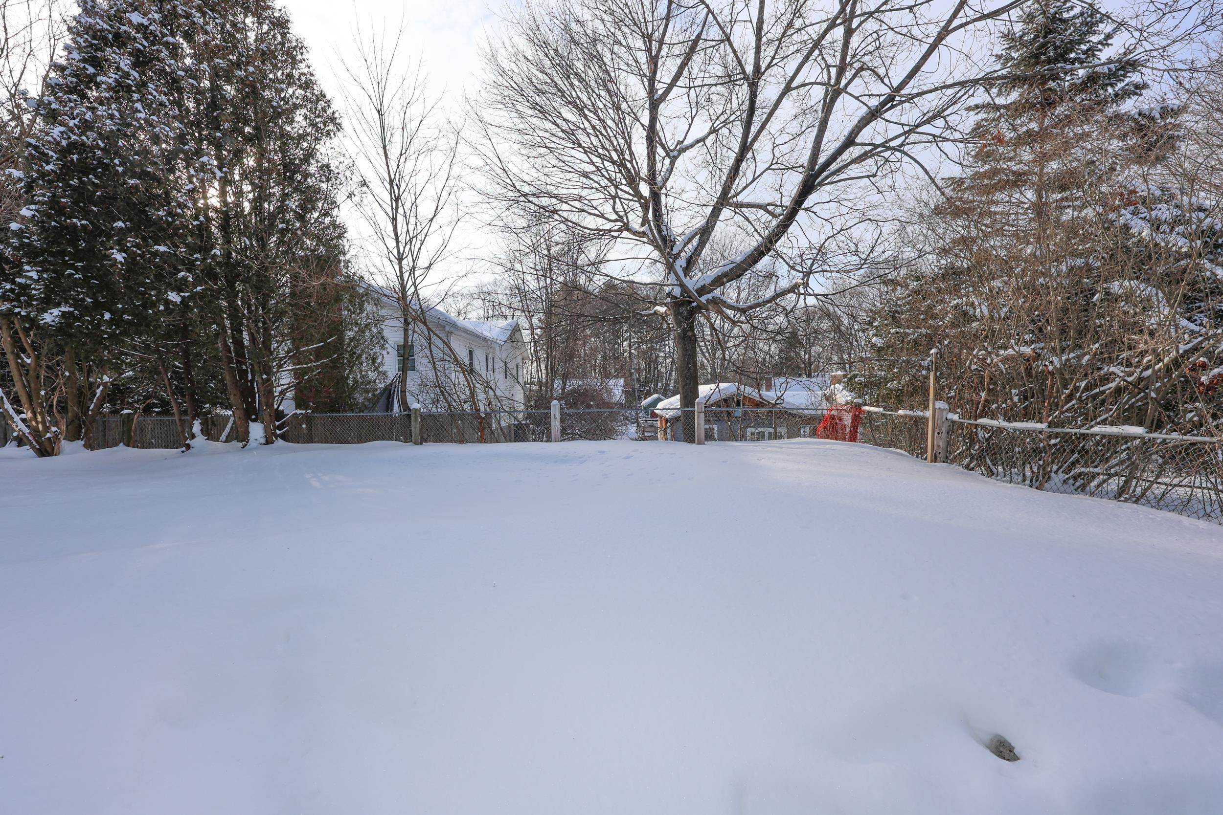 6 Mountain View St, Nashua, NH 03060