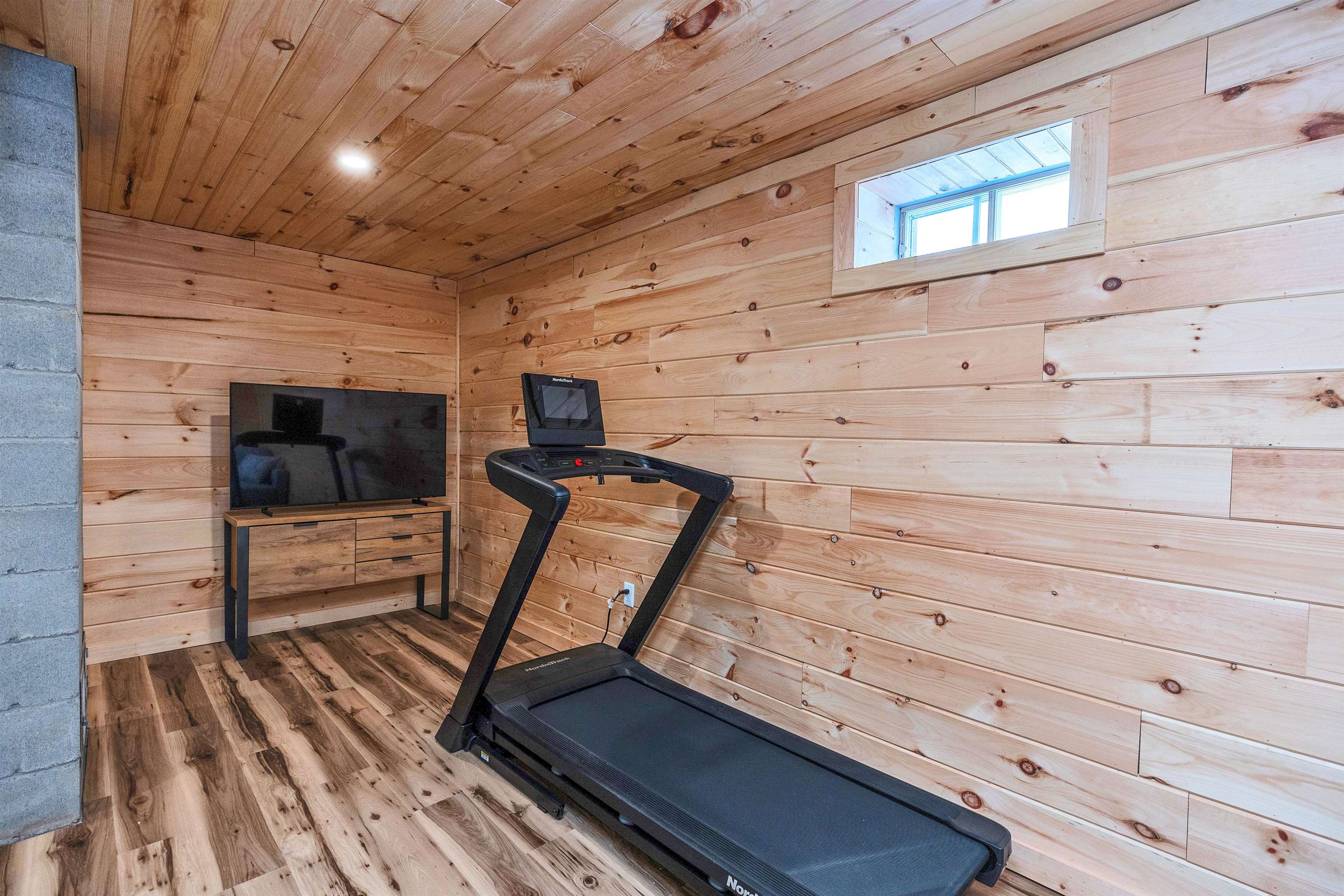 664 Tigola Trl, Stoddard, NH 03464