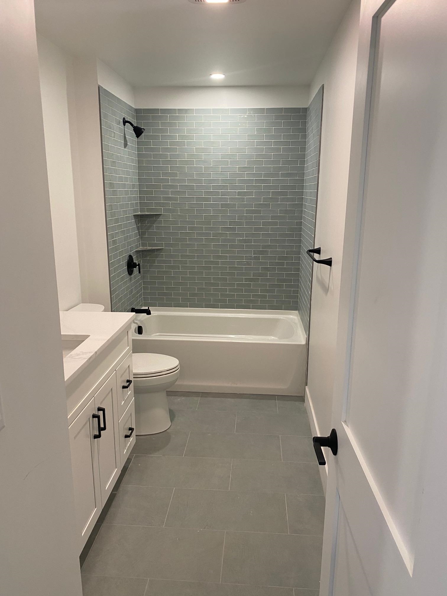 Custom tiled Full bath 2nd floor 24792464