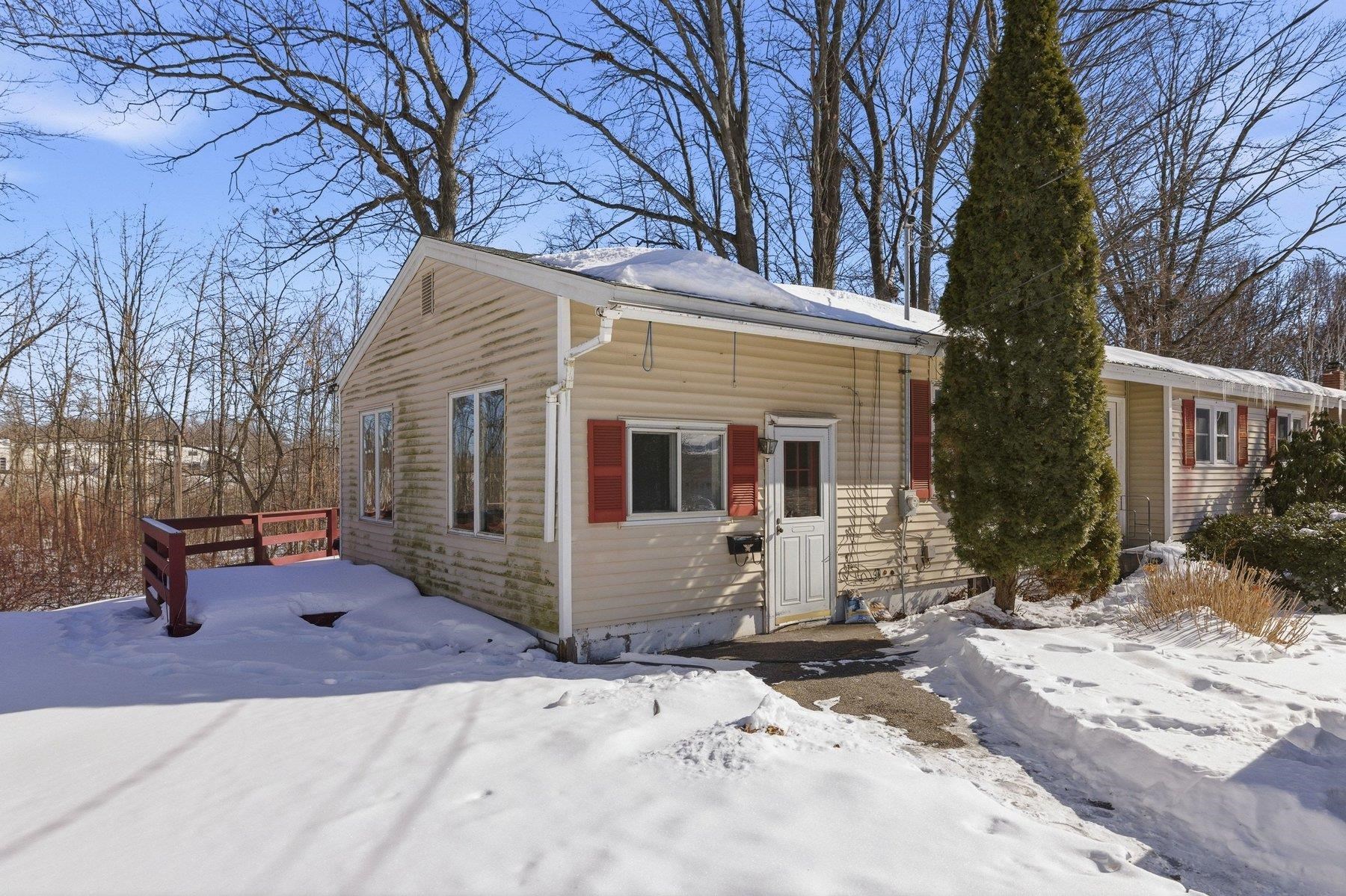 26 Coakley Rd, Portsmouth, NH 03801