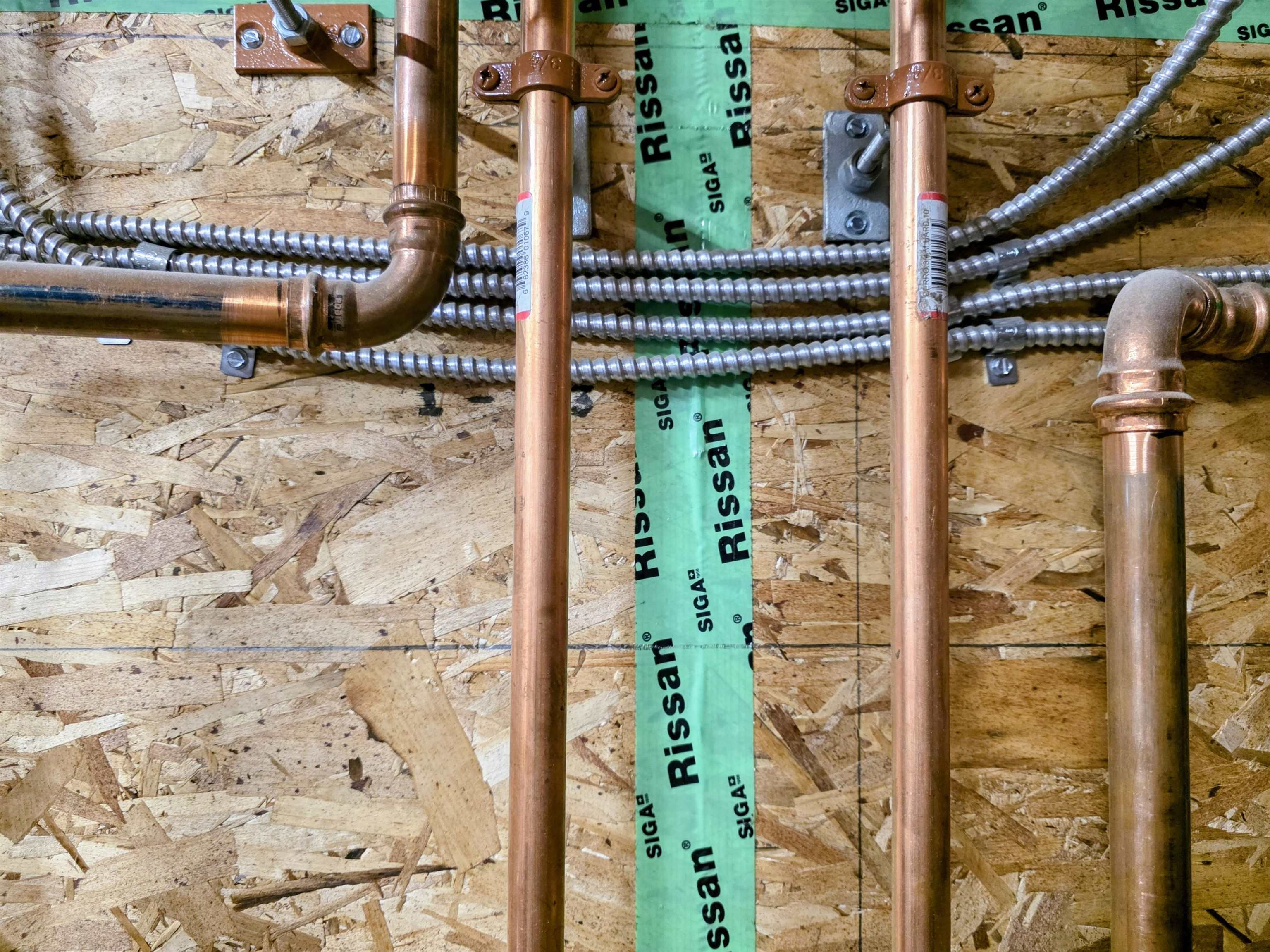 All seeams taped and glued. 24660421