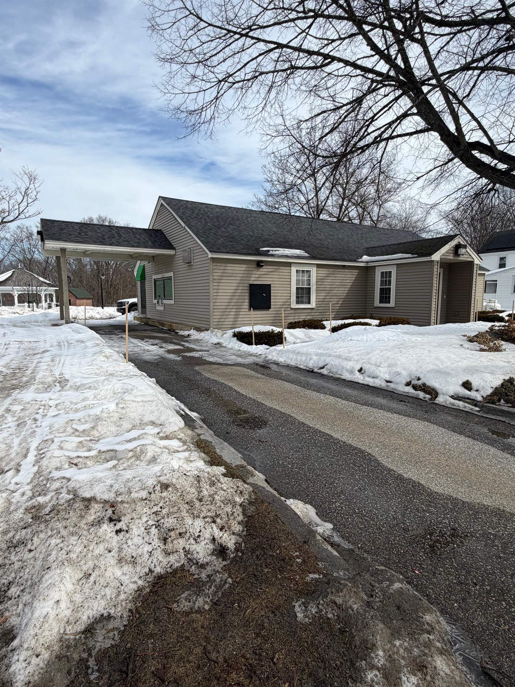 884 Main St, Hopkinton, NH 03229