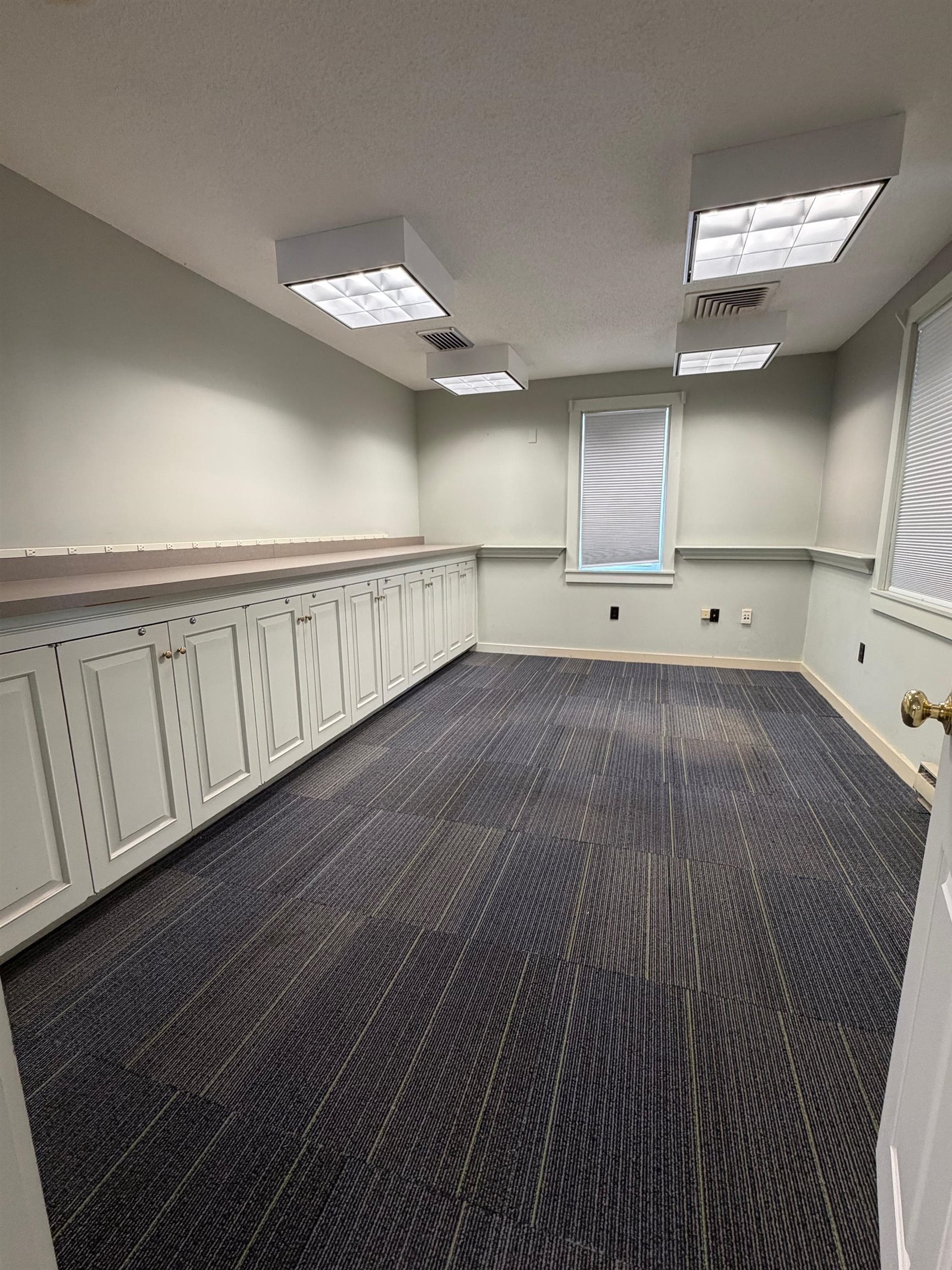 884 Main St, Hopkinton, NH 03229