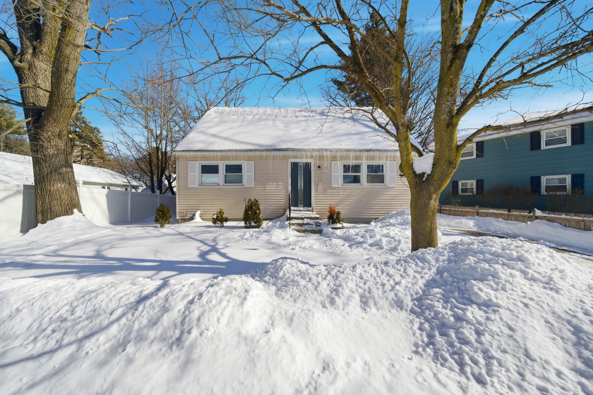 Homes for sale in Nashua, NH | 32 Fairview Ave, Nashua, NH 03060 | MLS# 5076236