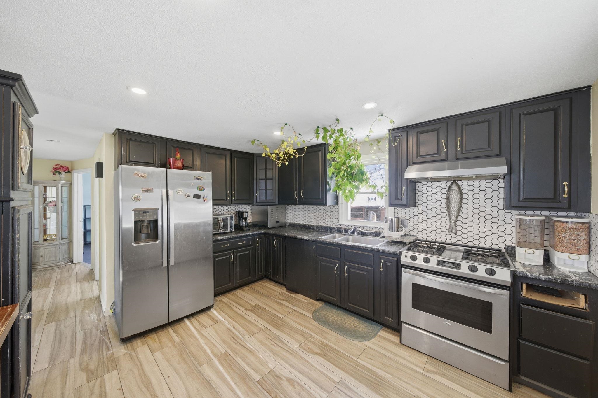 Homes for sale in Nashua, NH | 32 Fairview Ave, Nashua, NH 03060 | MLS# 5076236