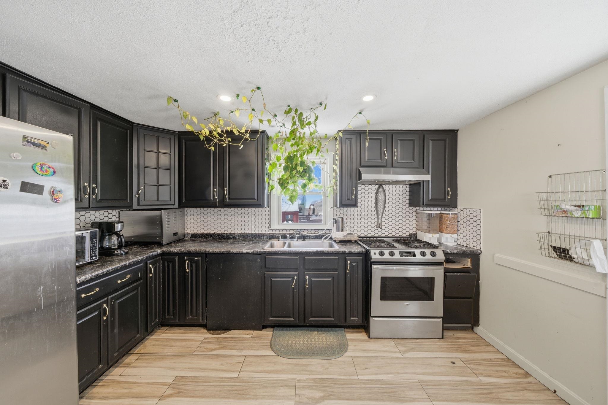 Homes for sale in Nashua, NH | 32 Fairview Ave, Nashua, NH 03060 | MLS# 5076236