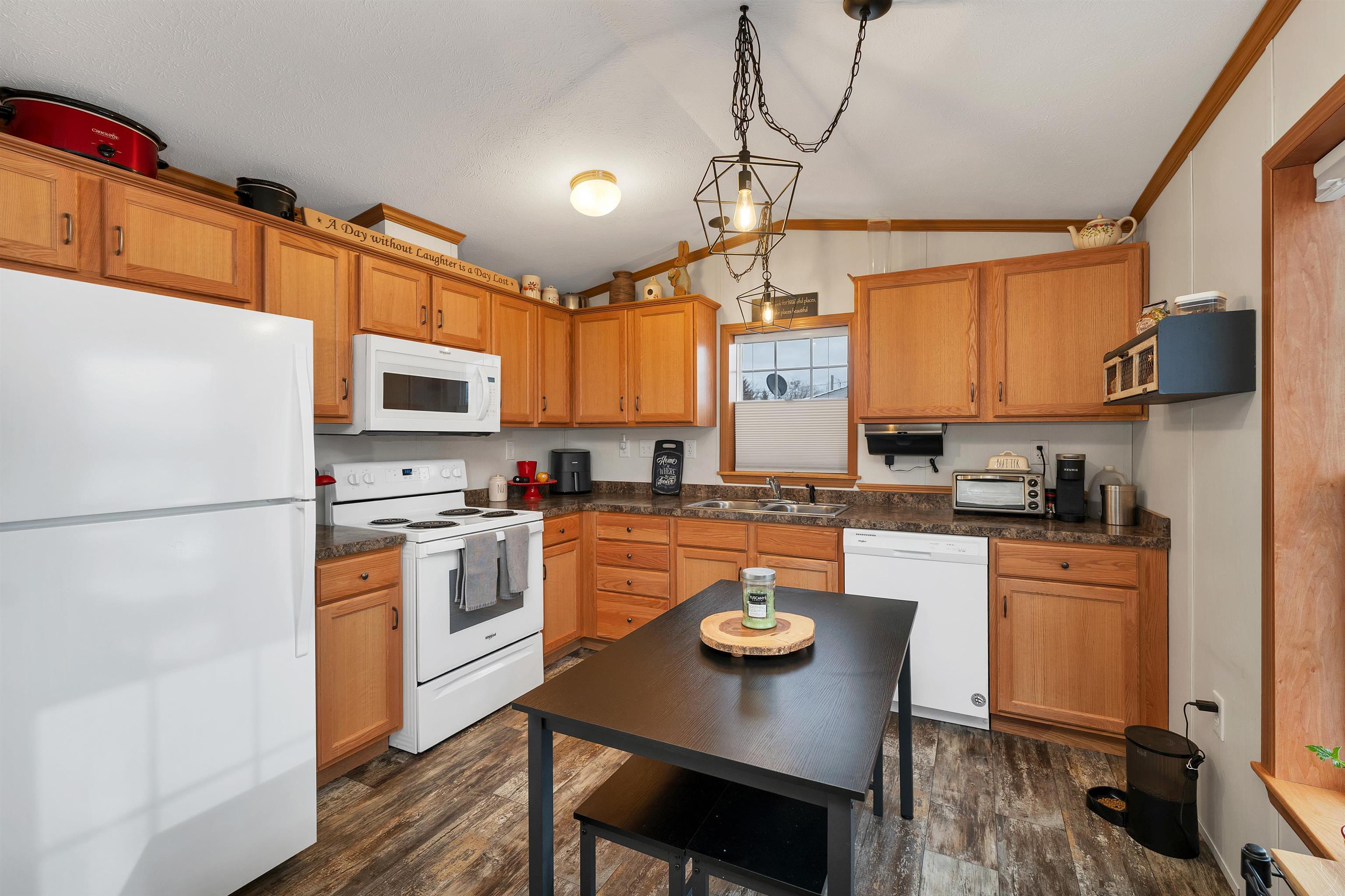 66 Brookwood Dr, Salem, NH 03079