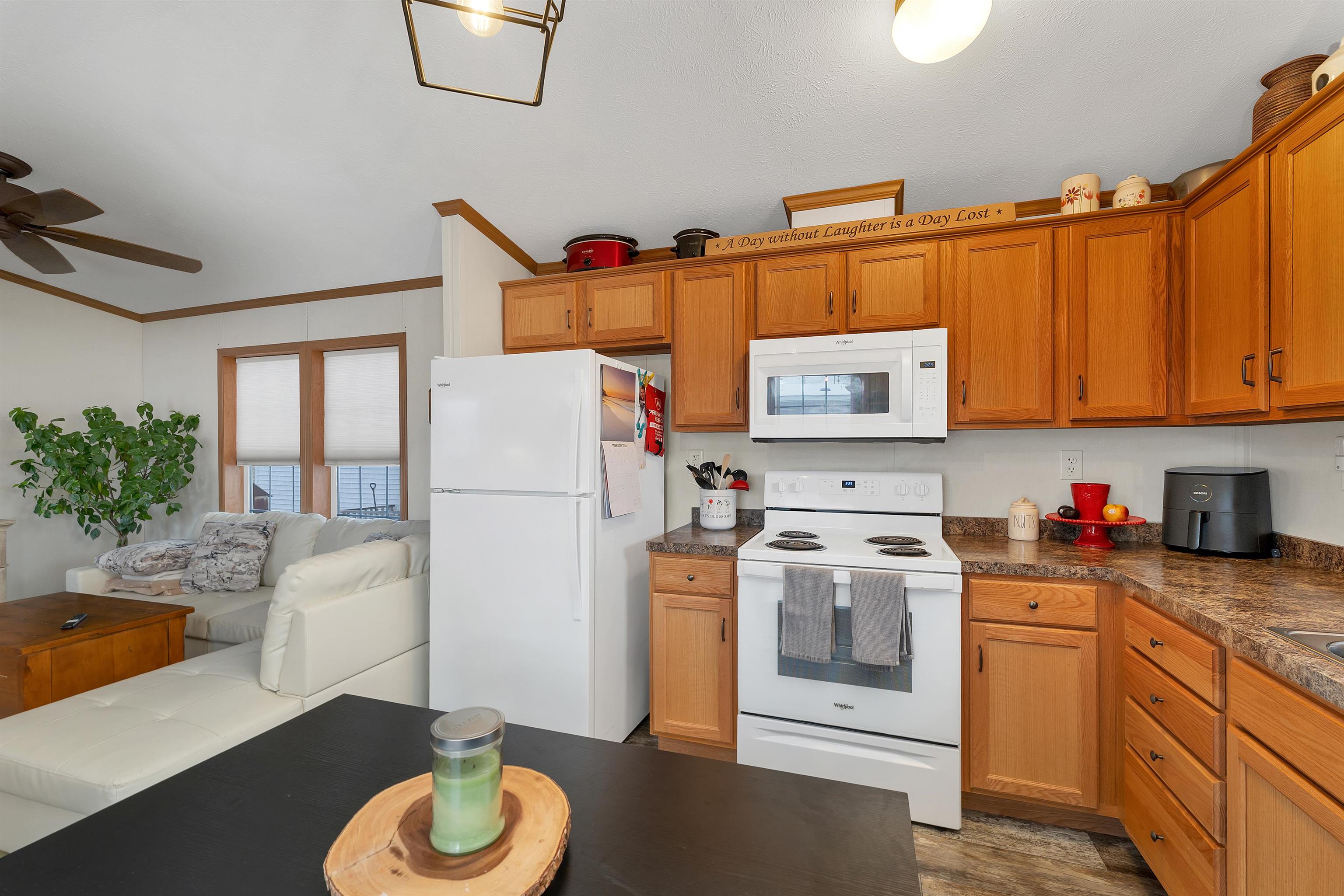 66 Brookwood Dr, Salem, NH 03079