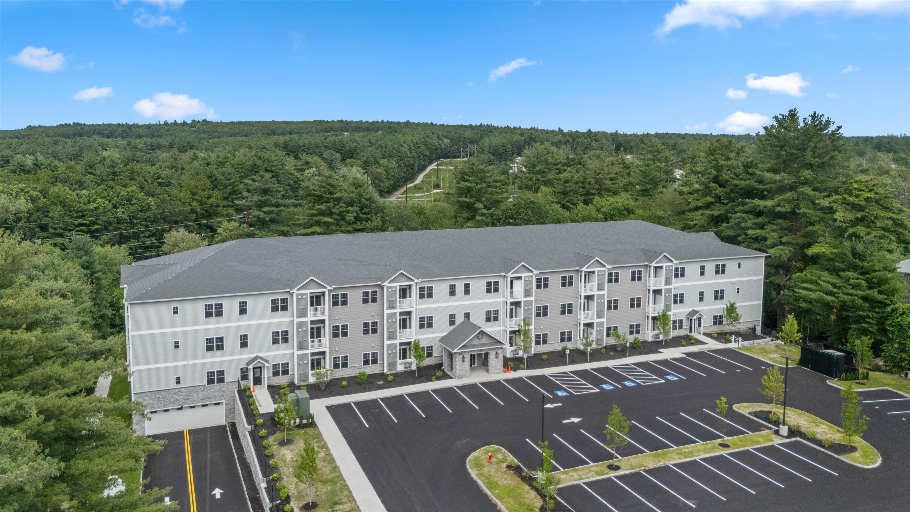 10100 S Willow St #301, Manchester, NH 03103