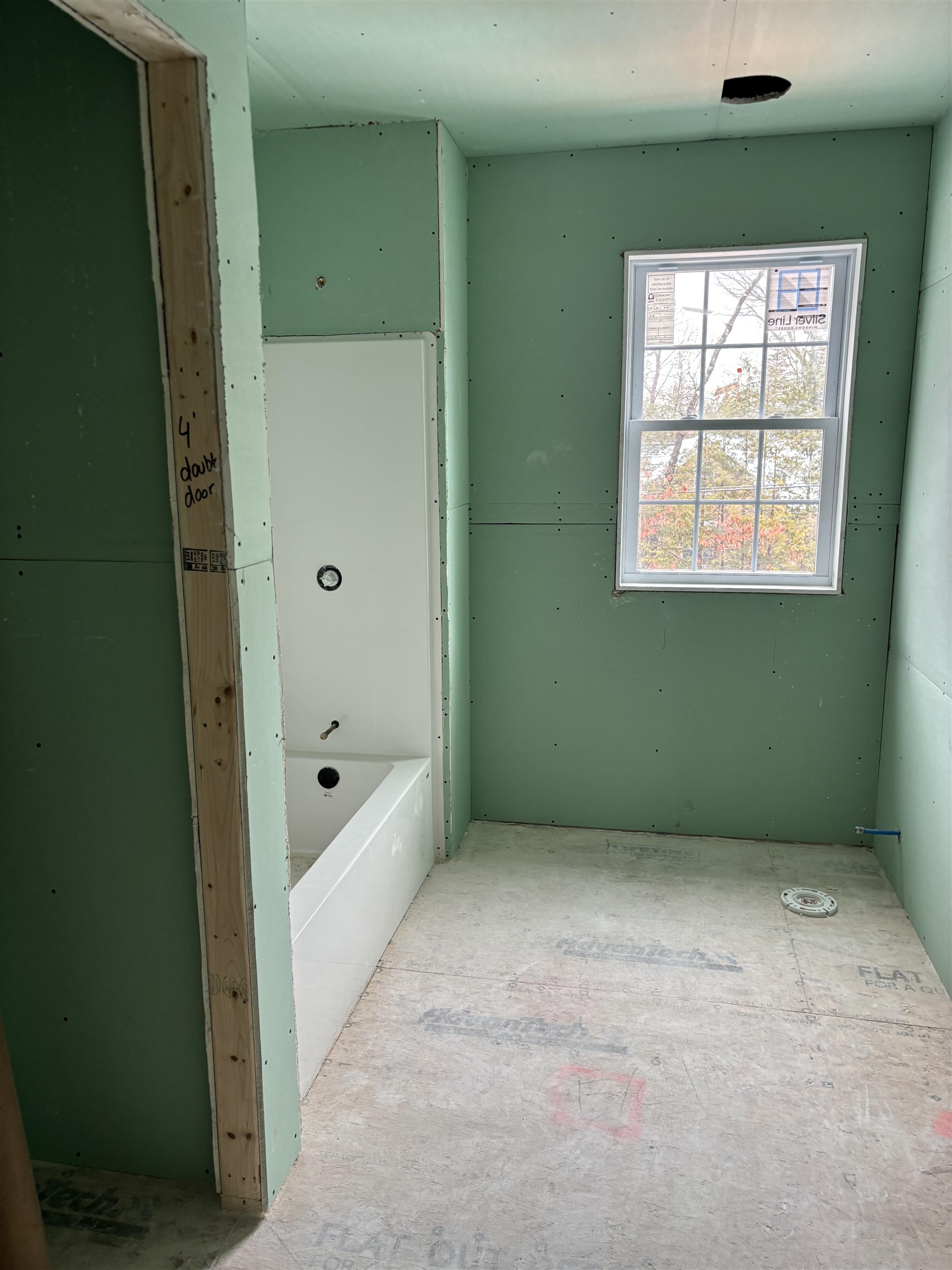 61 Whitford St, Manchester, NH 03104