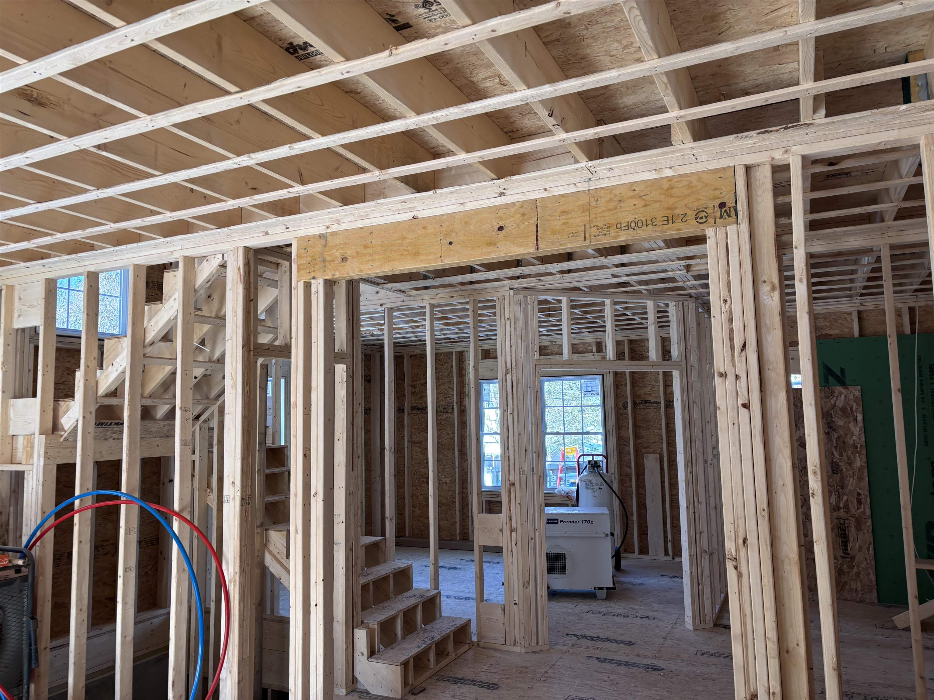 61 Whitford St, Manchester, NH 03104